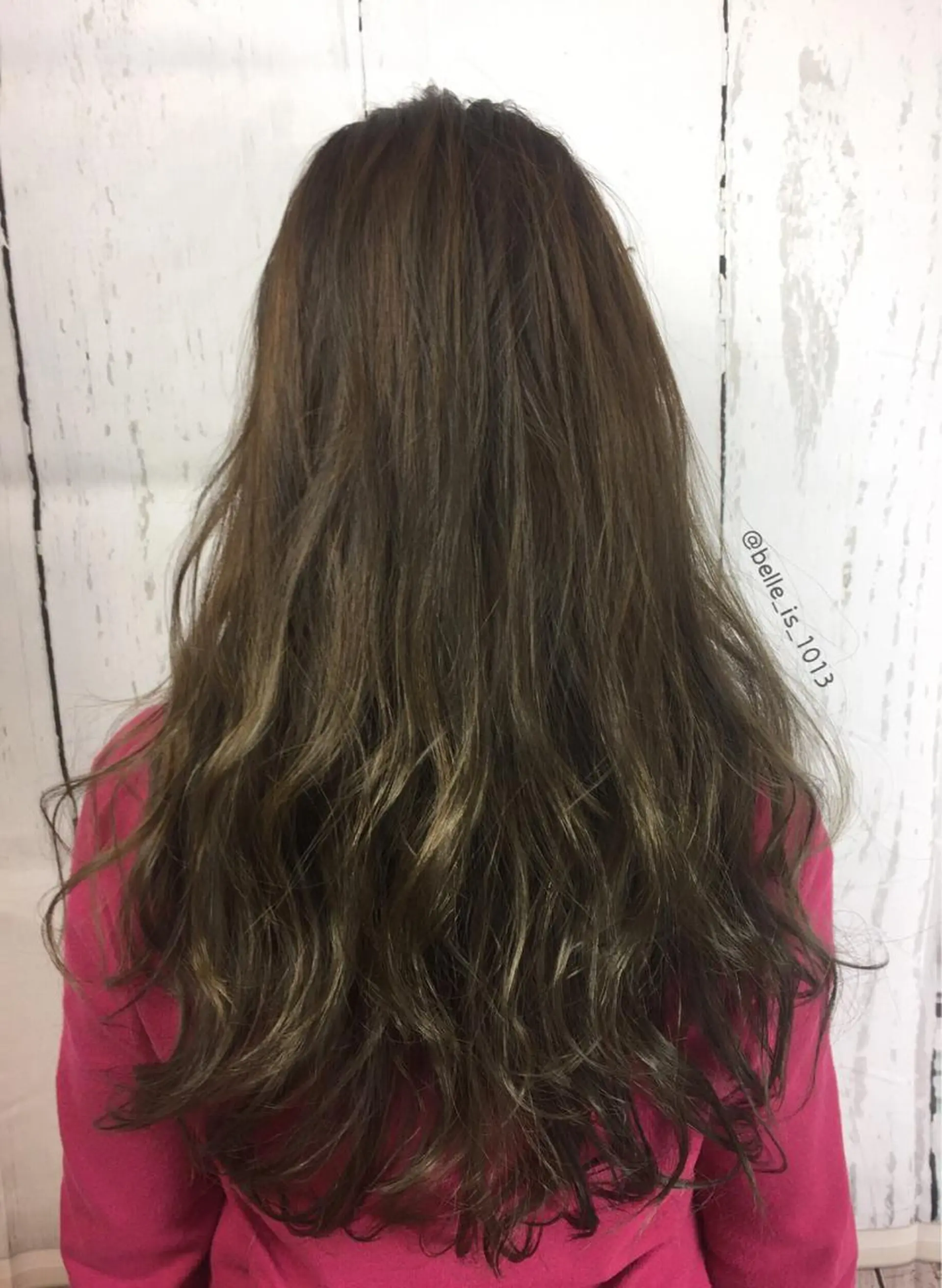 ロング 韓国レイヤー外国人風 透明感カラー髪質改善のヘアスタイル