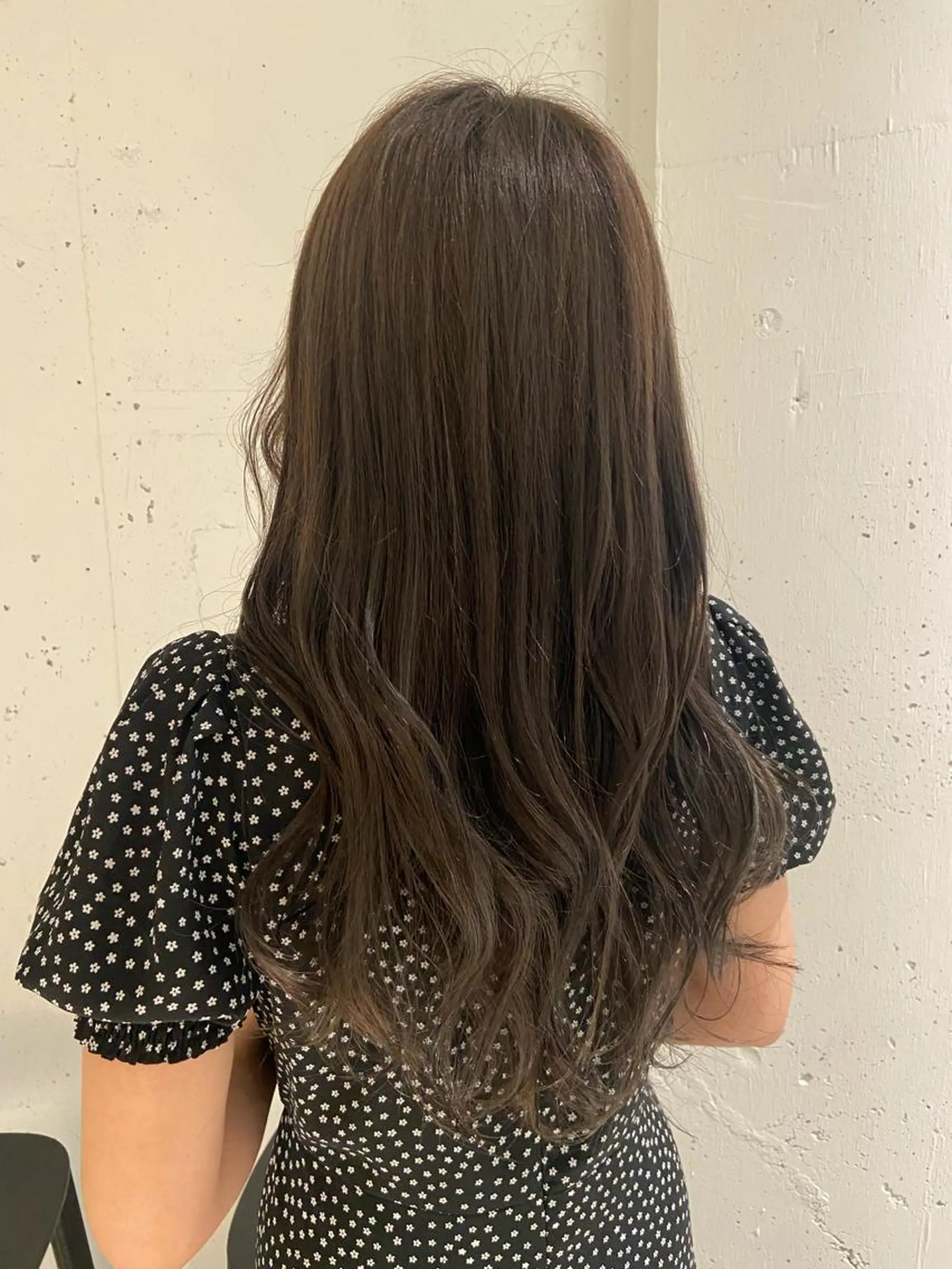 ロング カラー カジュアルを女っぽく 𝗮𝘆𝗮𝗰𝗼のヘアスタイル