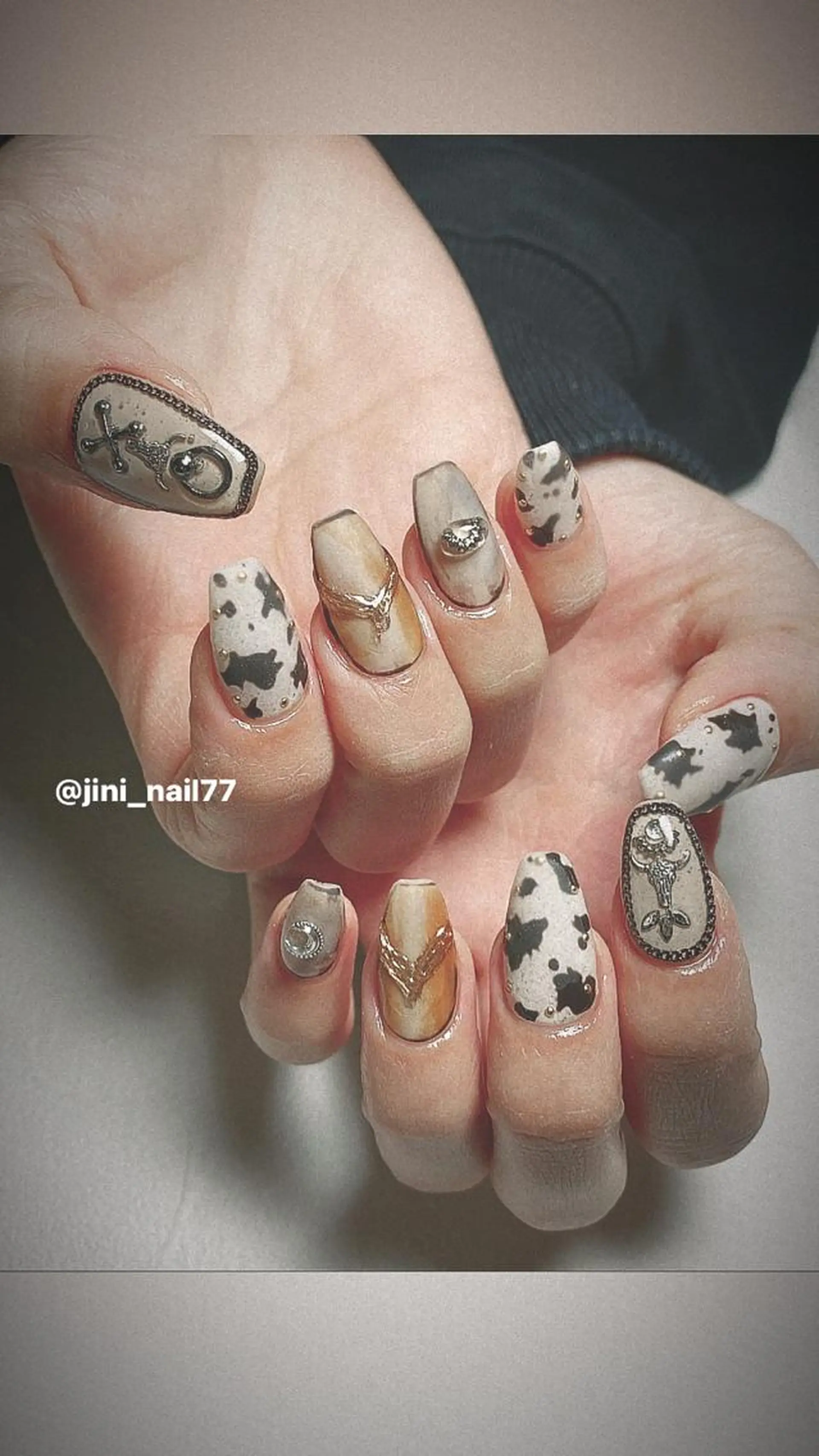 ネイル ハンドネイル JINI NAIL所属・ジニ ネイルのネイルデザイン