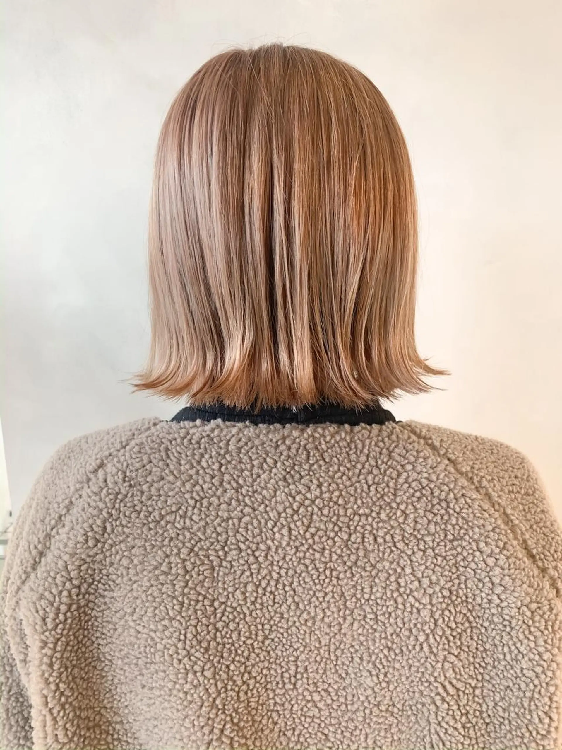 ショート カラー ベージュカラー ハイトーンカラー ハイトーンベージュ ボブ カット ヘアカラー トリートメント ハイトーン特化サロン 代表　中谷蓮のヘアスタイル