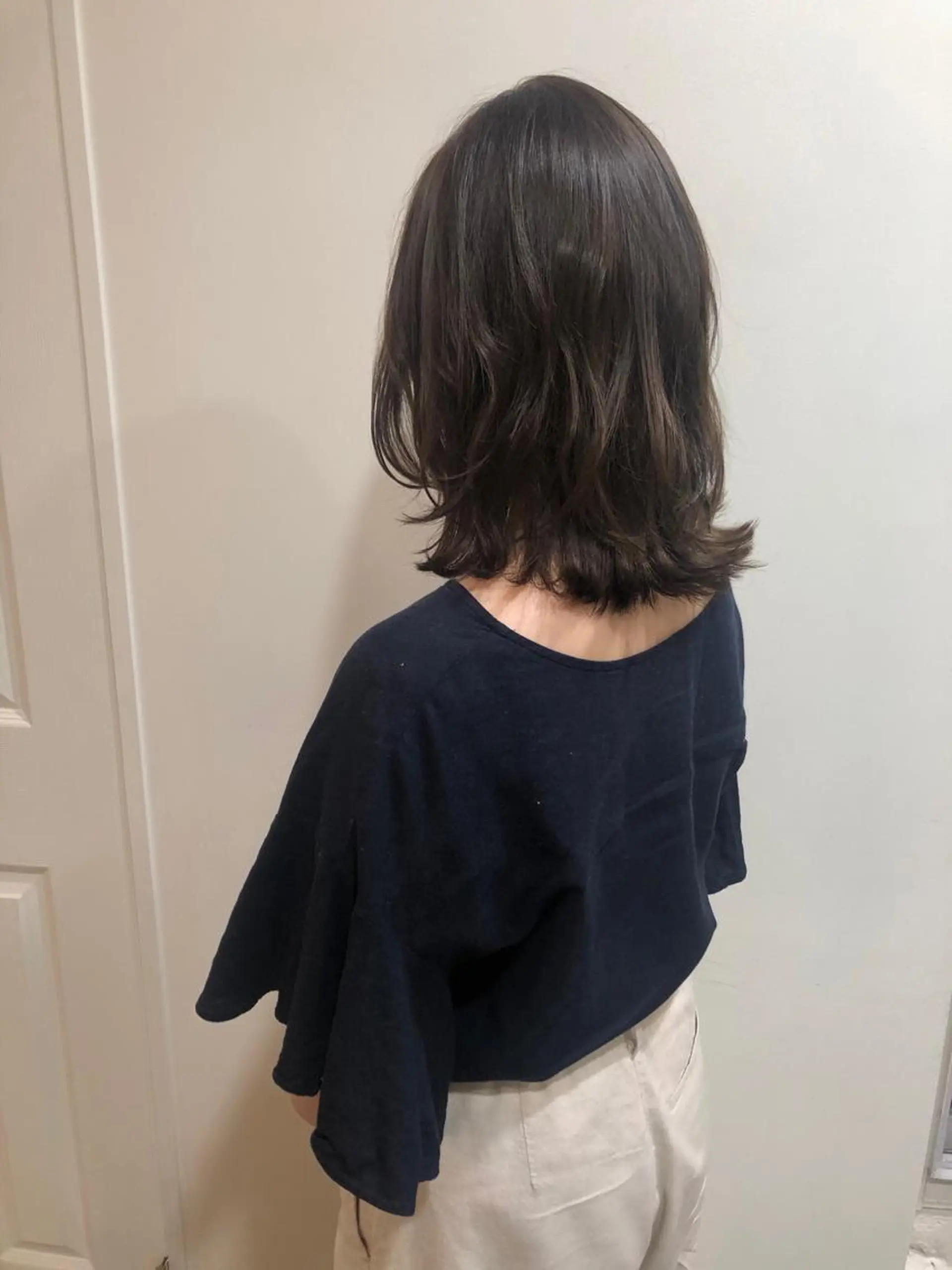 ミディアム カラー カット ヘアカラー トリートメント MIOベージュカラー 柔らかいカラーのヘアスタイル