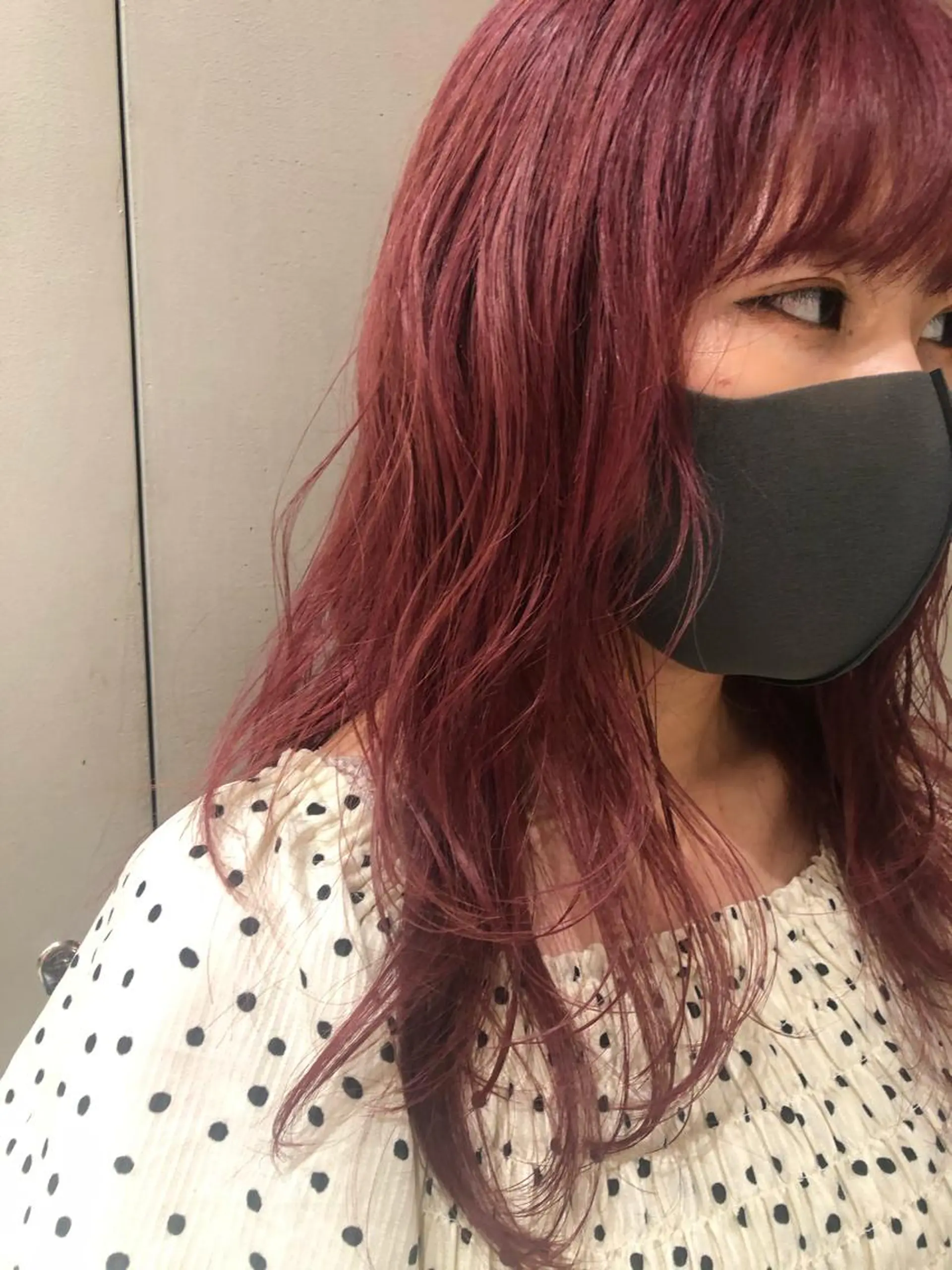 セミロング カラー ピンクカラー 古屋 花織のヘアスタイル