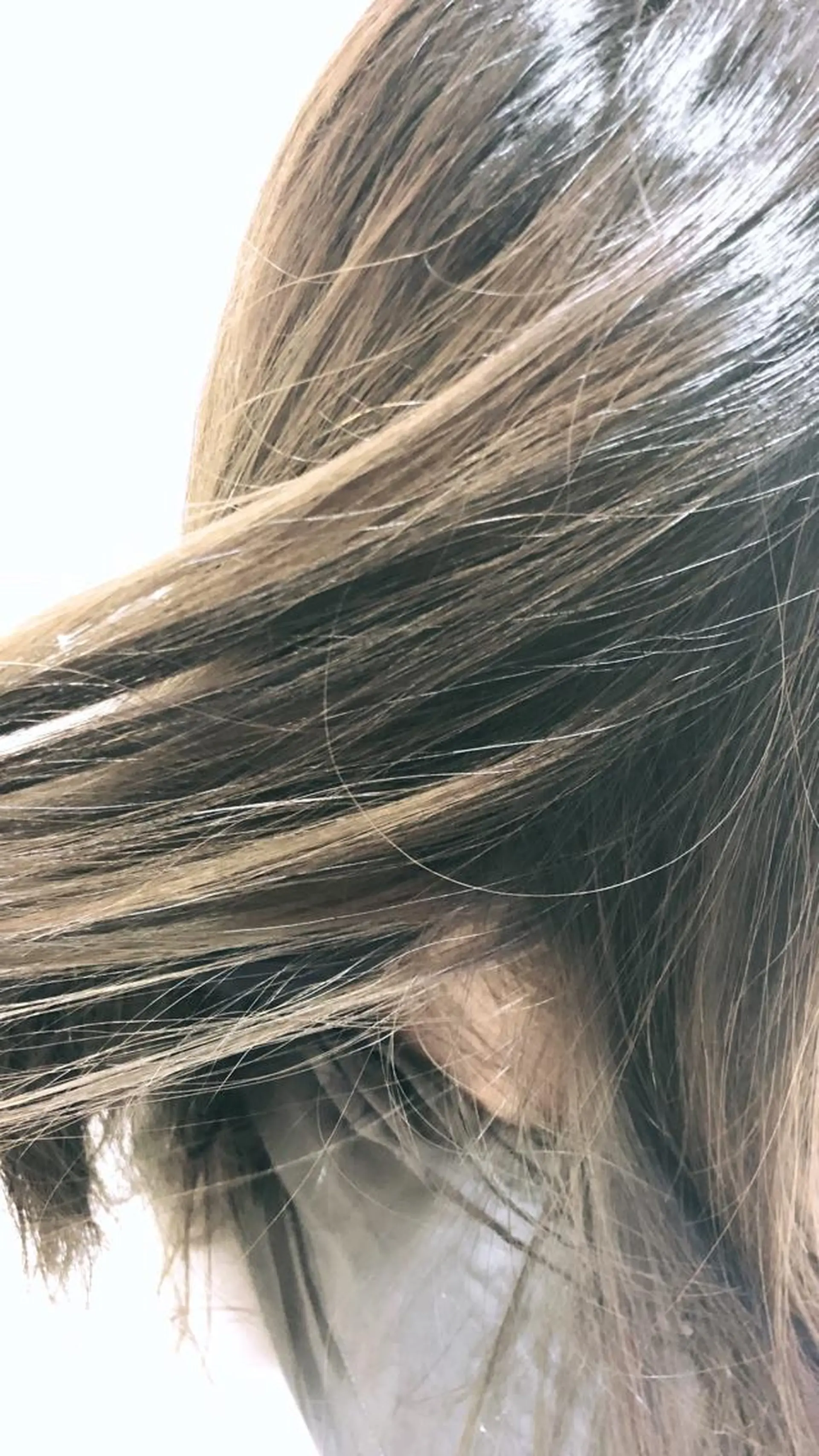 セミロング ハイライト ヘアカラー トリートメント 松佐 ゆかりのヘアスタイル