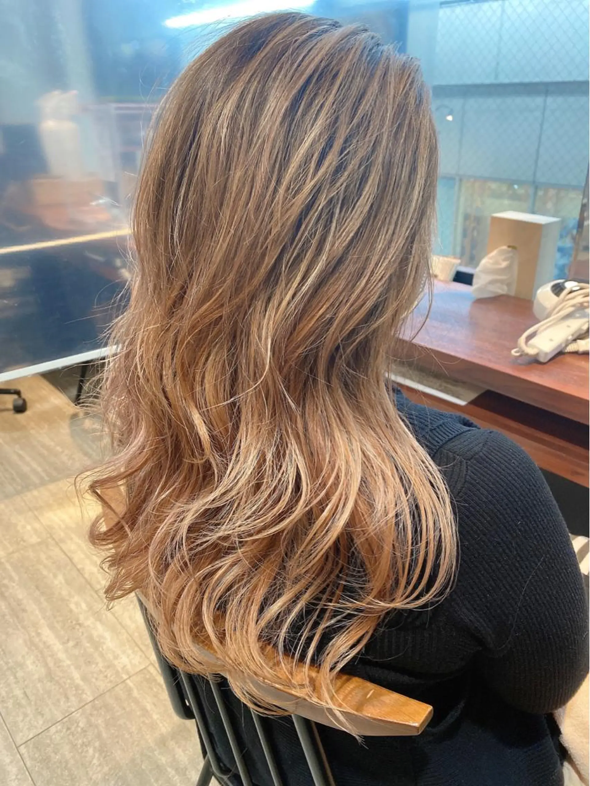 ロング カラー カマチョ タイスのヘアスタイル