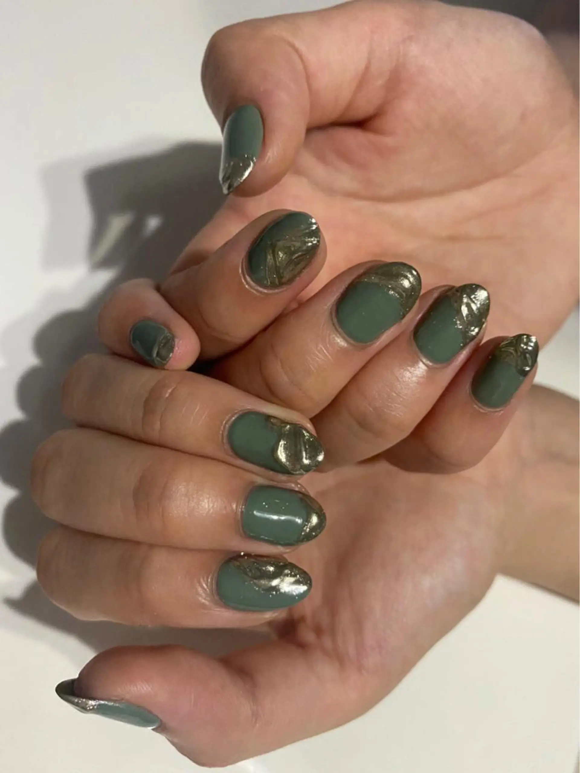 ミディアム ネイル ハンドネイル ハンドケア 大田 美笛香のネイルデザイン