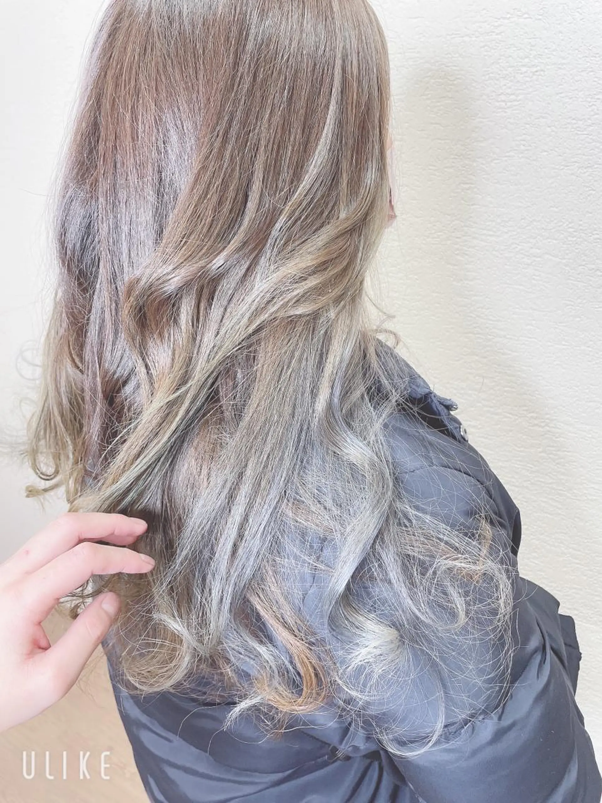 ロング カラー シルバー ホワイトシルバー カット ヘアカラー ❣️モードケイズ塚口 和田一将のヘアスタイル