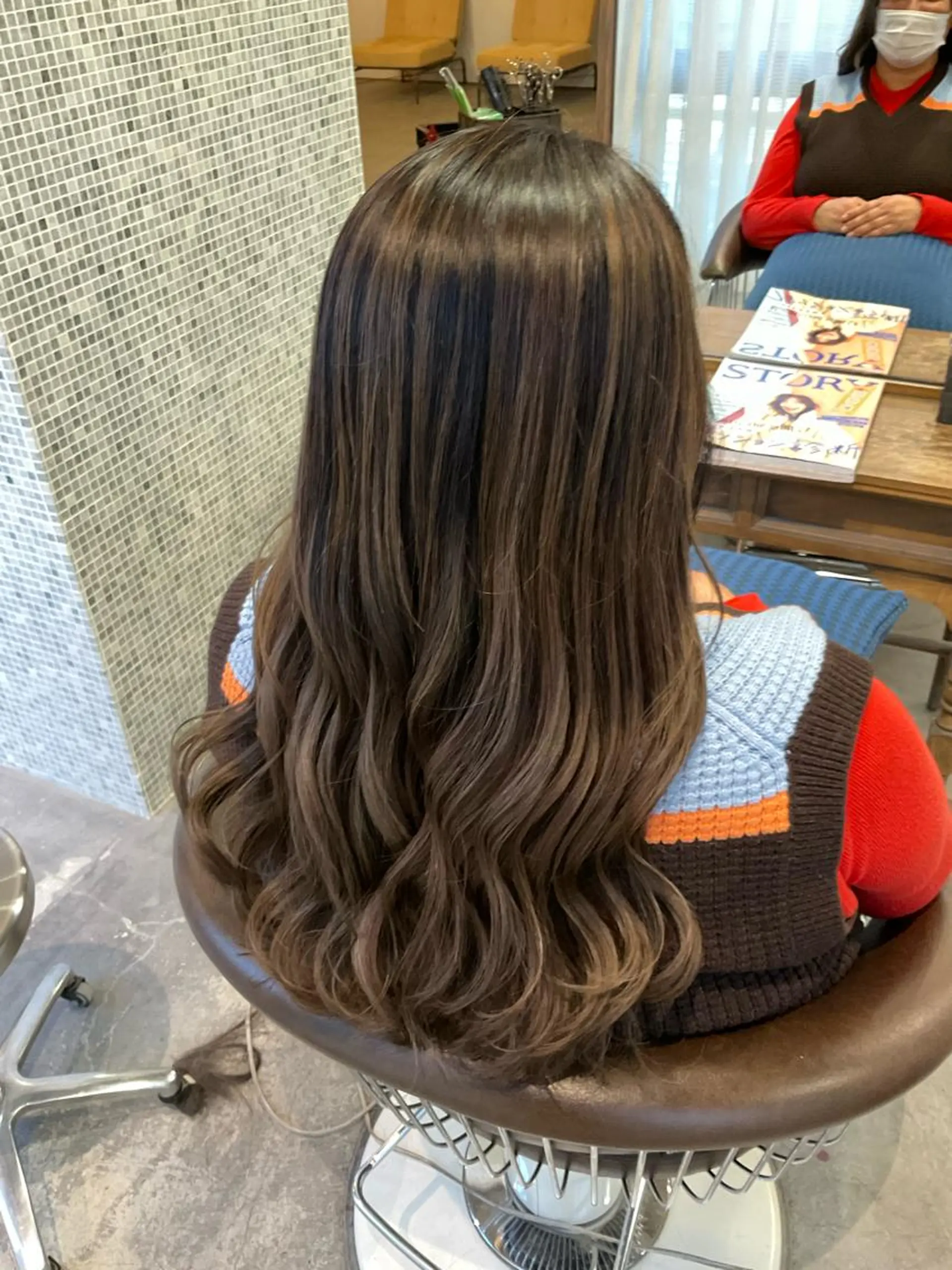ロング カラー バレイヤージュ ブリーチ ケアブリーチ グラデーションカラー ハイライトカラー ヘアカラー sweetroom茅ヶ崎南口店所属・∮フェードスタイル∮ 加藤嘉陛のヘアスタイル