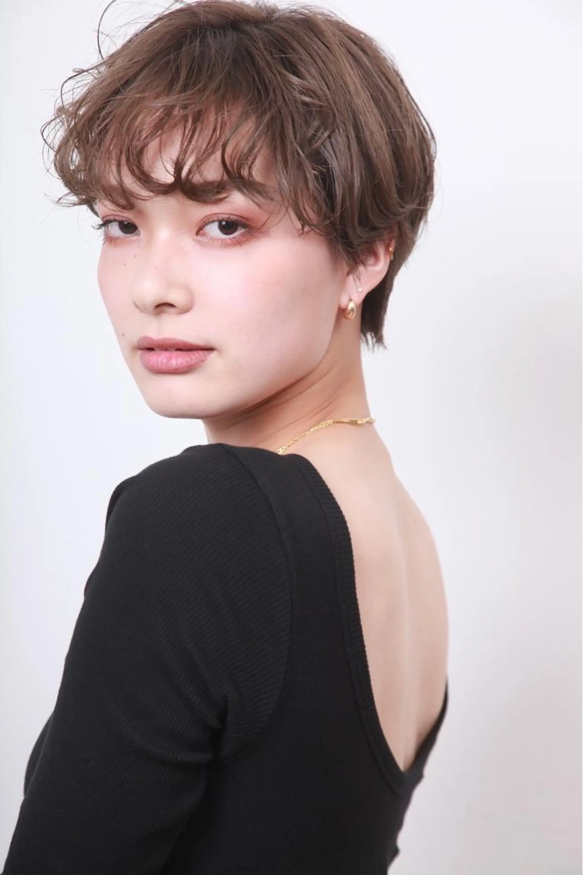 ショート ショートヘア ワイドバング 小玉 杏華のヘアスタイル