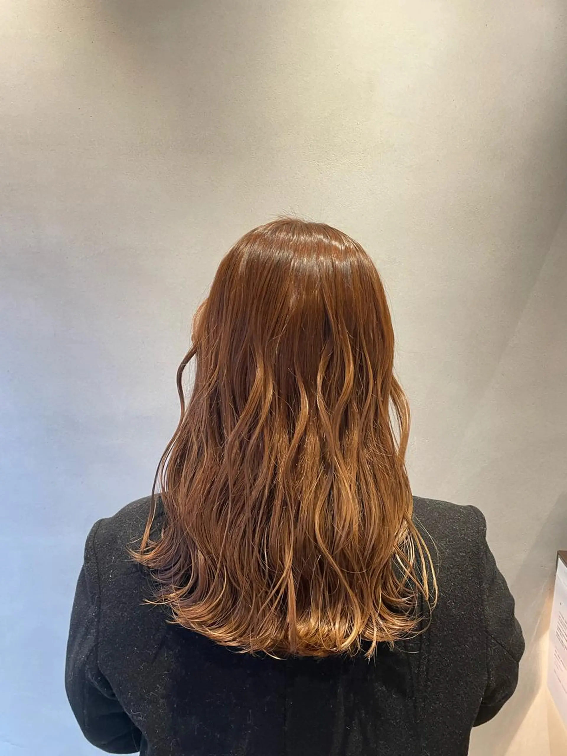 セミロング カラー ブリーチ ブリーチなしカラー 森 遥菜のヘアスタイル