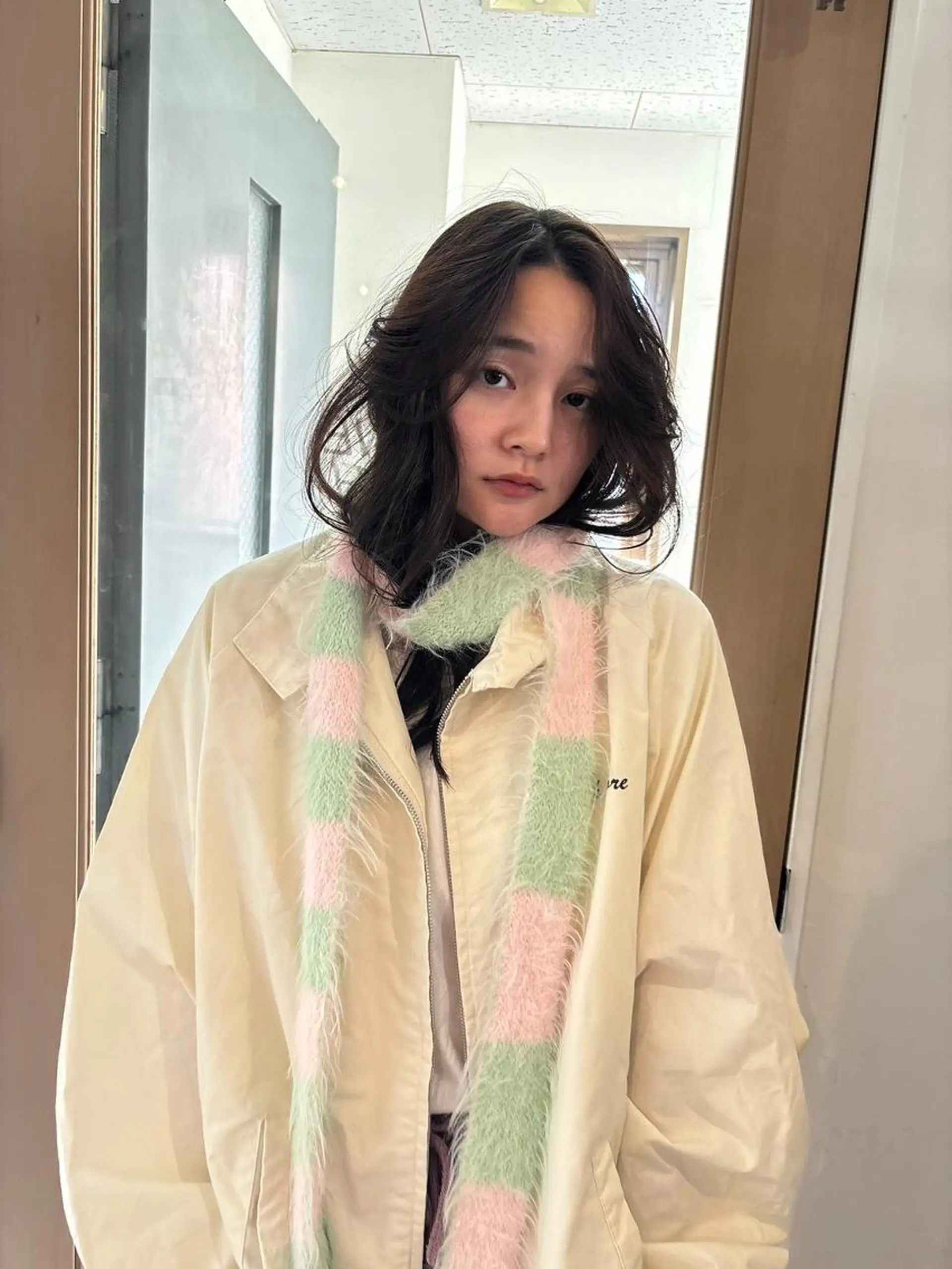 ミディアム カラー パーマ ミディアムパーマ アッシュ バレイヤージュ ベージュカラー ブリーチ カット トリートメント CEINE loqのヘアスタイル