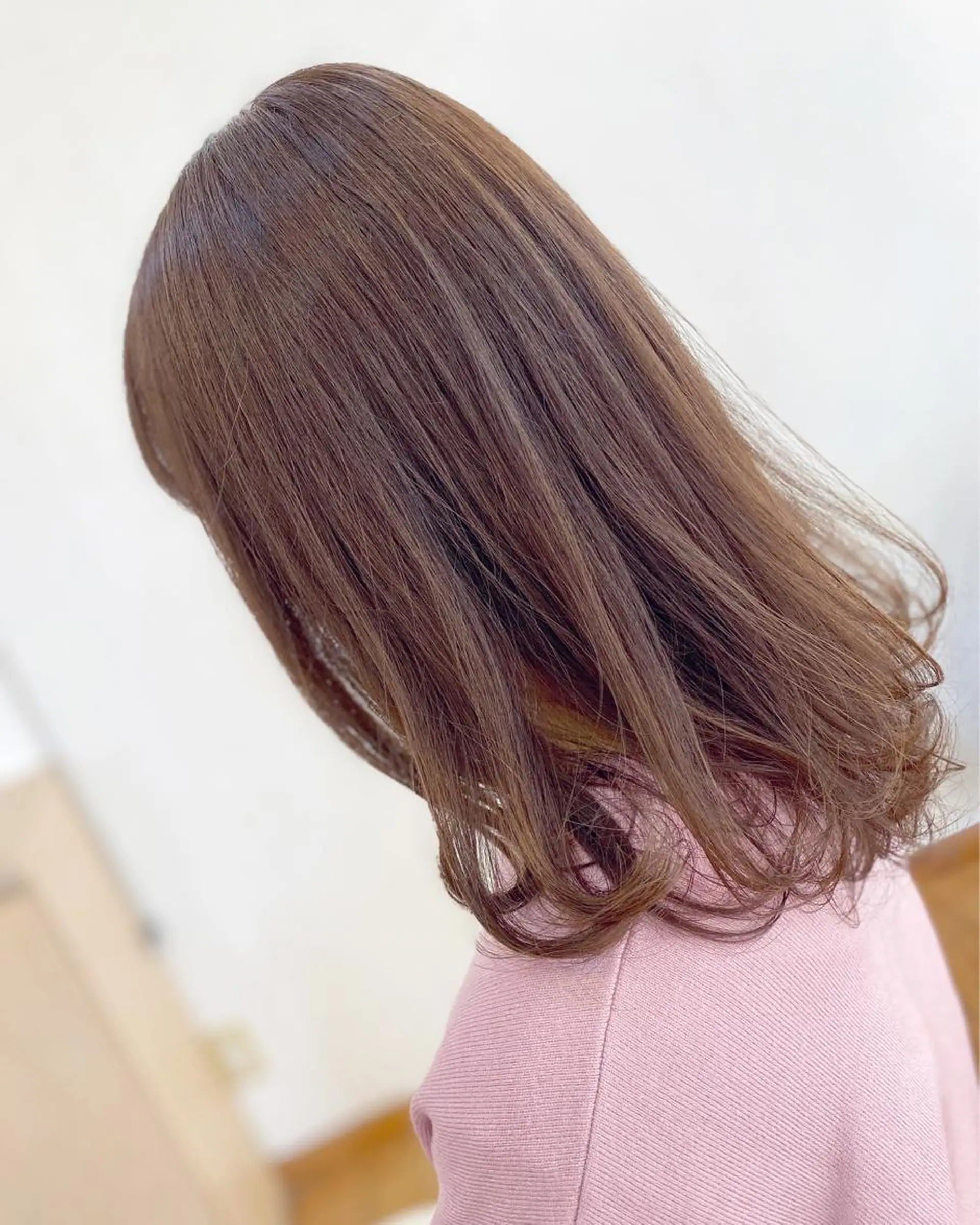 セミロング カラー 荒木 ひろかのヘアスタイル