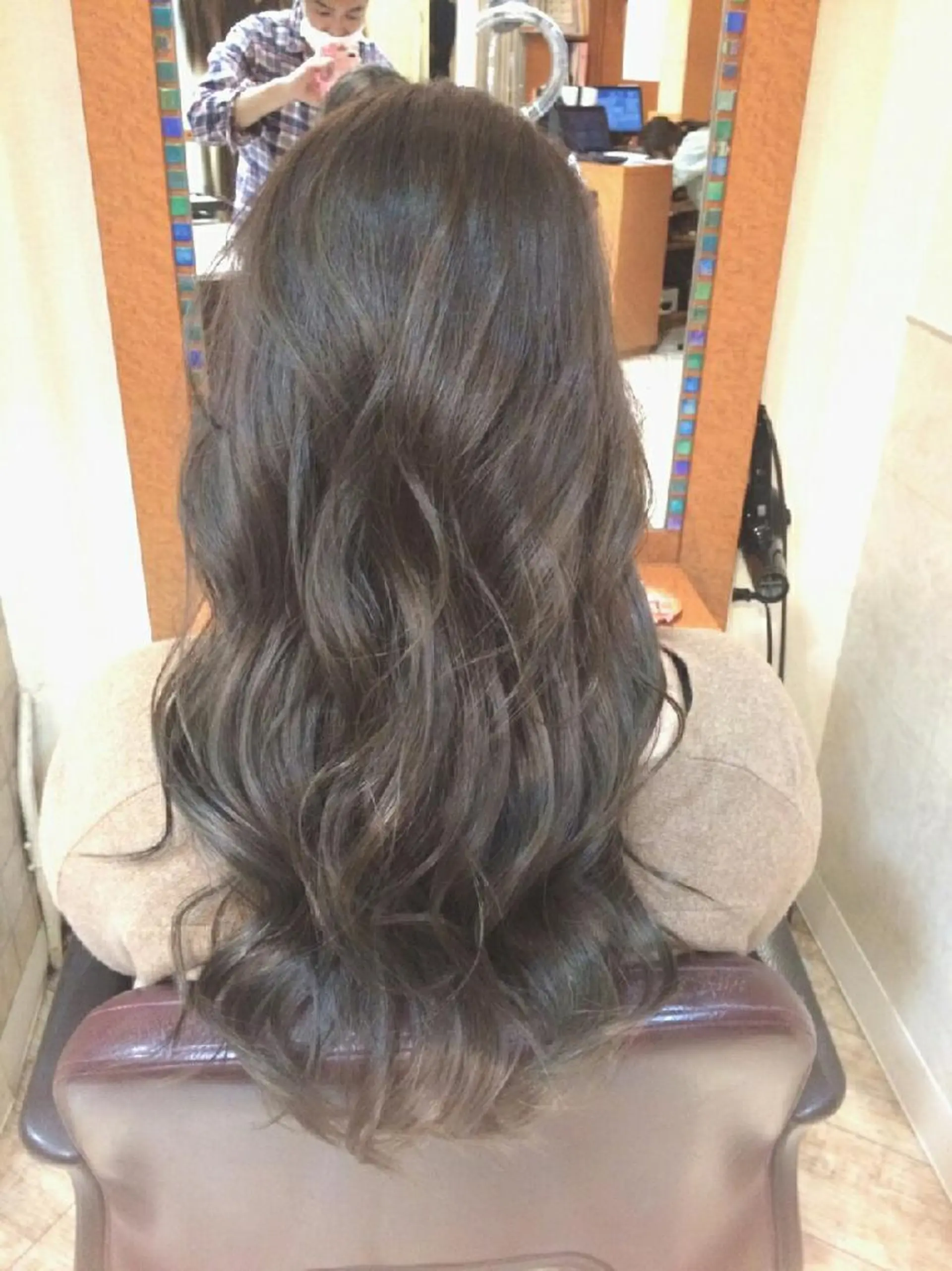 カラー ロング シールエクステ エクステ 100%髪質改善特化 TRUNSのヘアスタイル