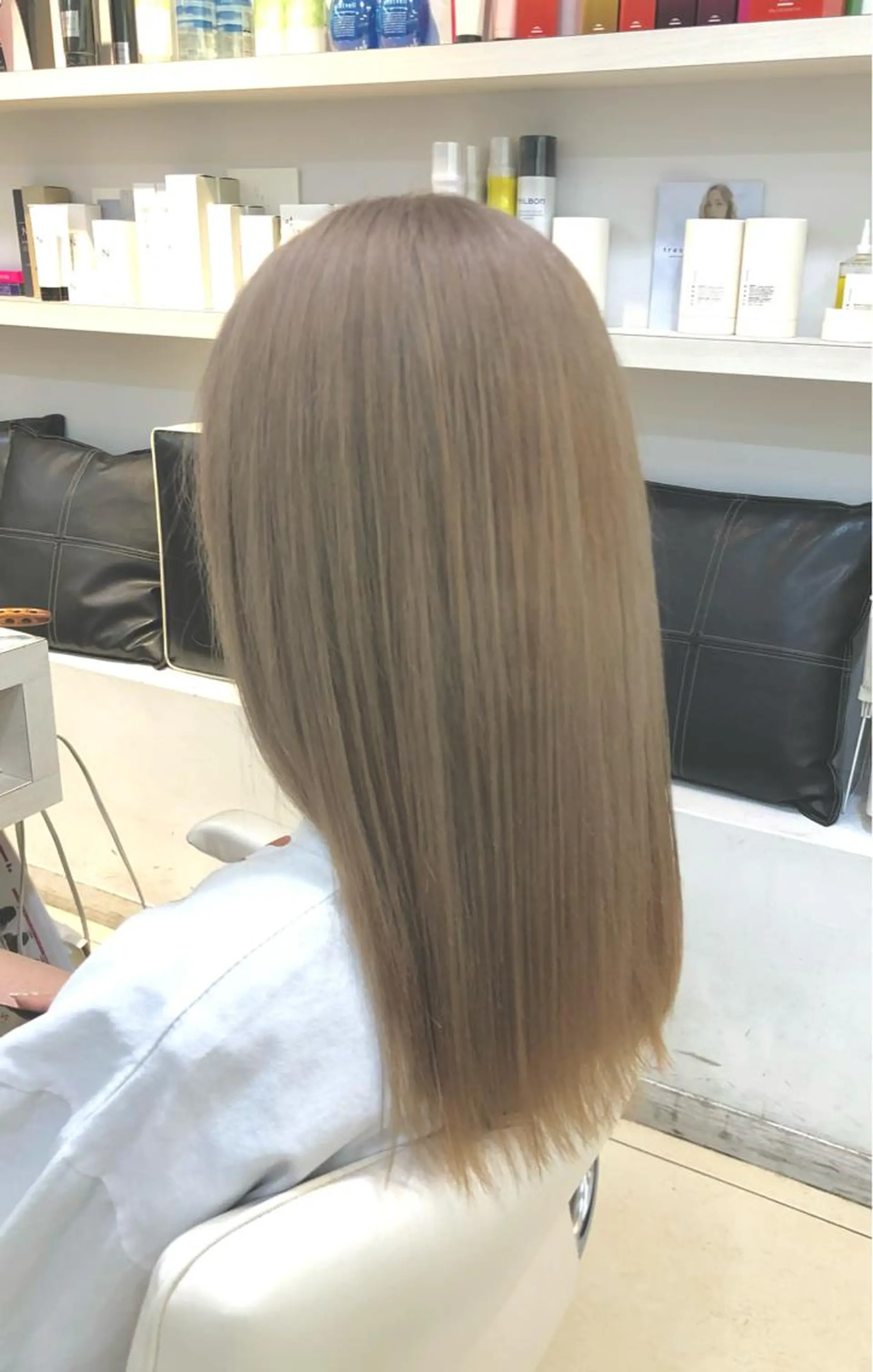 セミロング カラー ベージュカラー ブリーチ ホワイトベージュ カット ヘアカラー 🤎ベージュカラー/ 髪質改善/山岸🤎のヘアスタイル