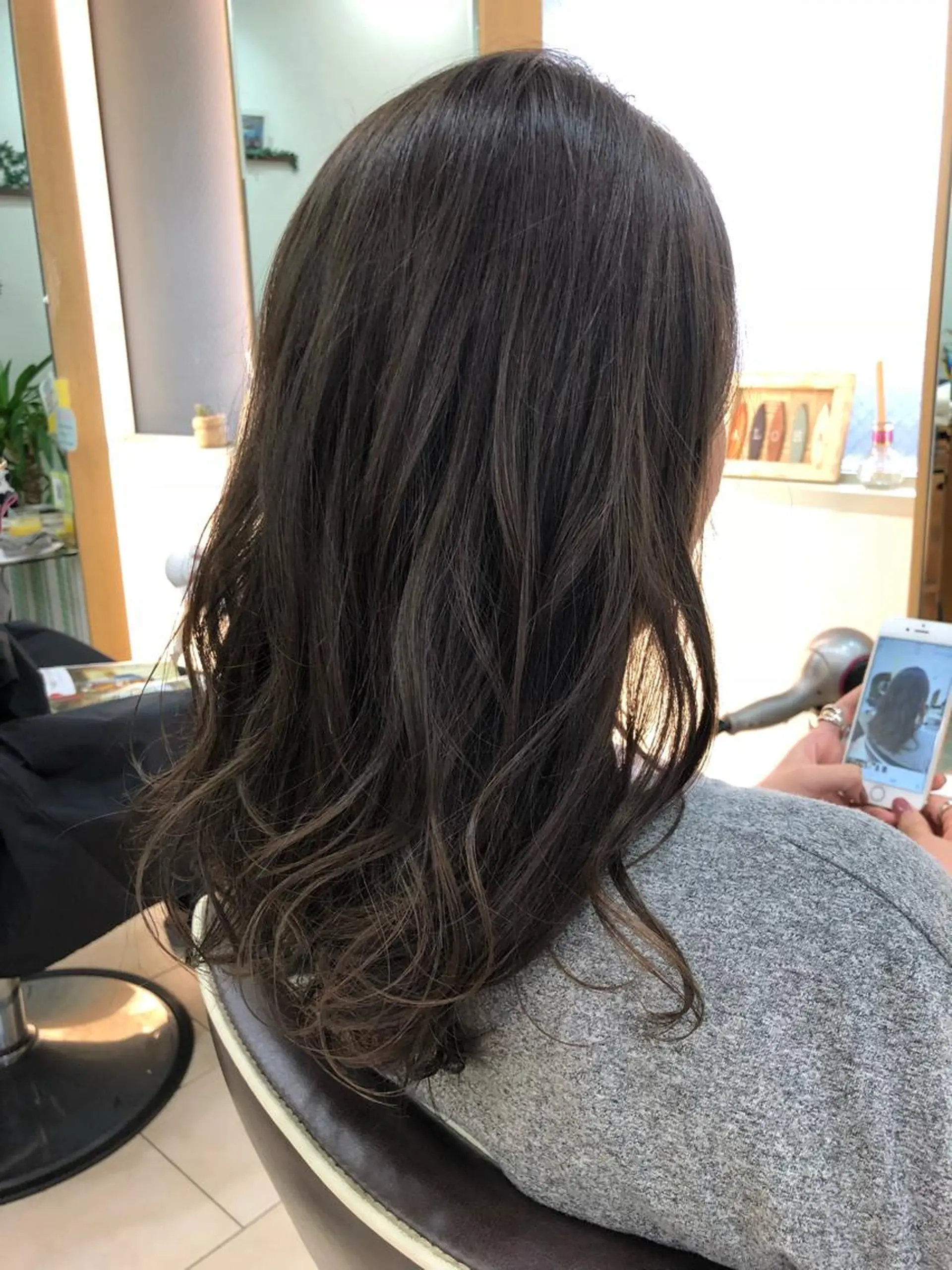 セミロング kahuli  hair Ulu 「カーフリヘアウル」所属・鎗田 健のヘアスタイル