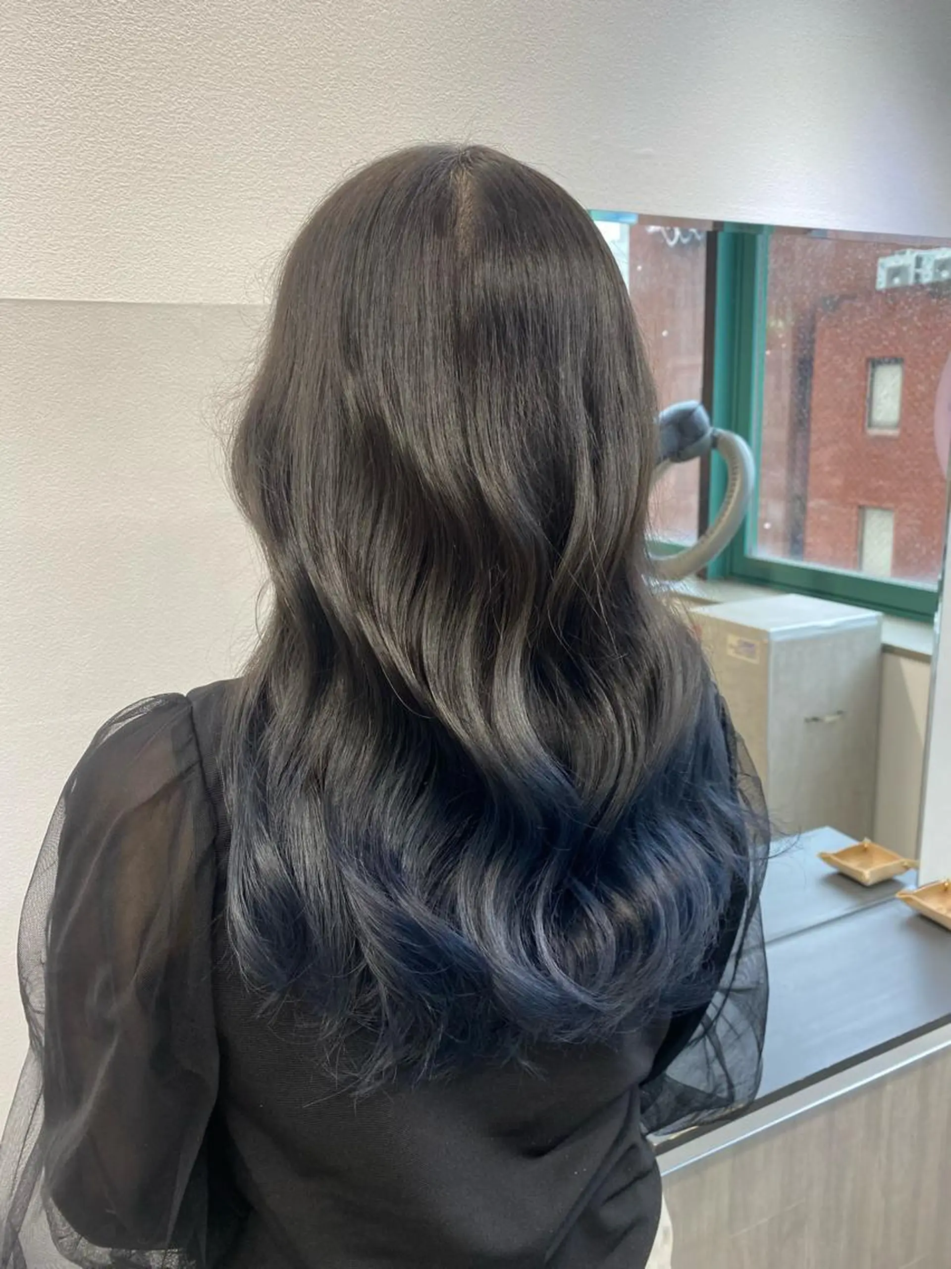 ミディアム カラー ブリーチ グレージュ ハイトーンカラー ラベンダーカラー ネイビーカラー jill by gisel＿奥家のヘアスタイル