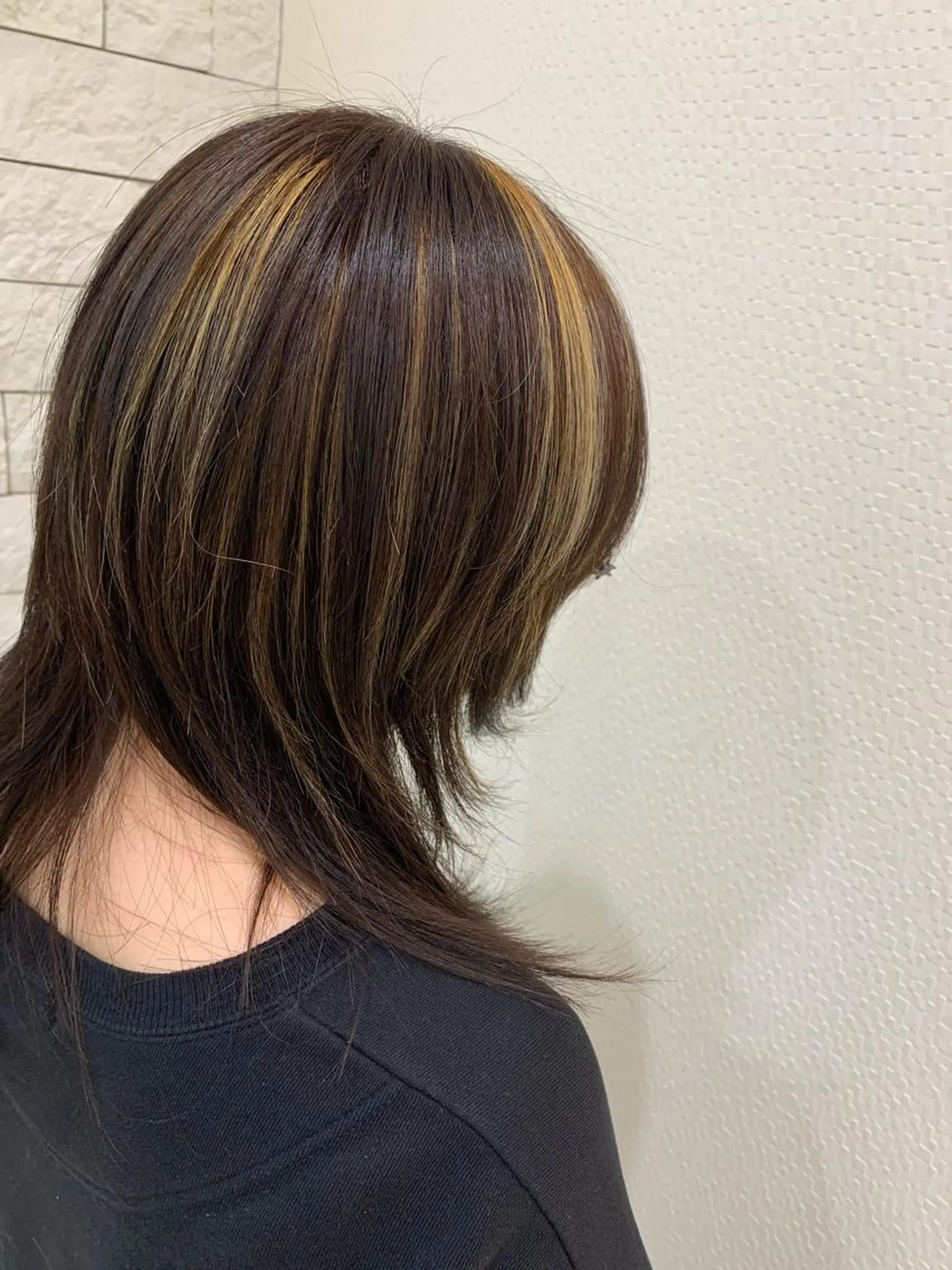 ミディアム カラー ヘアアレンジ メッシュ ウルフカット 今村公介 ブリーチ特化、派手髪のヘアスタイル