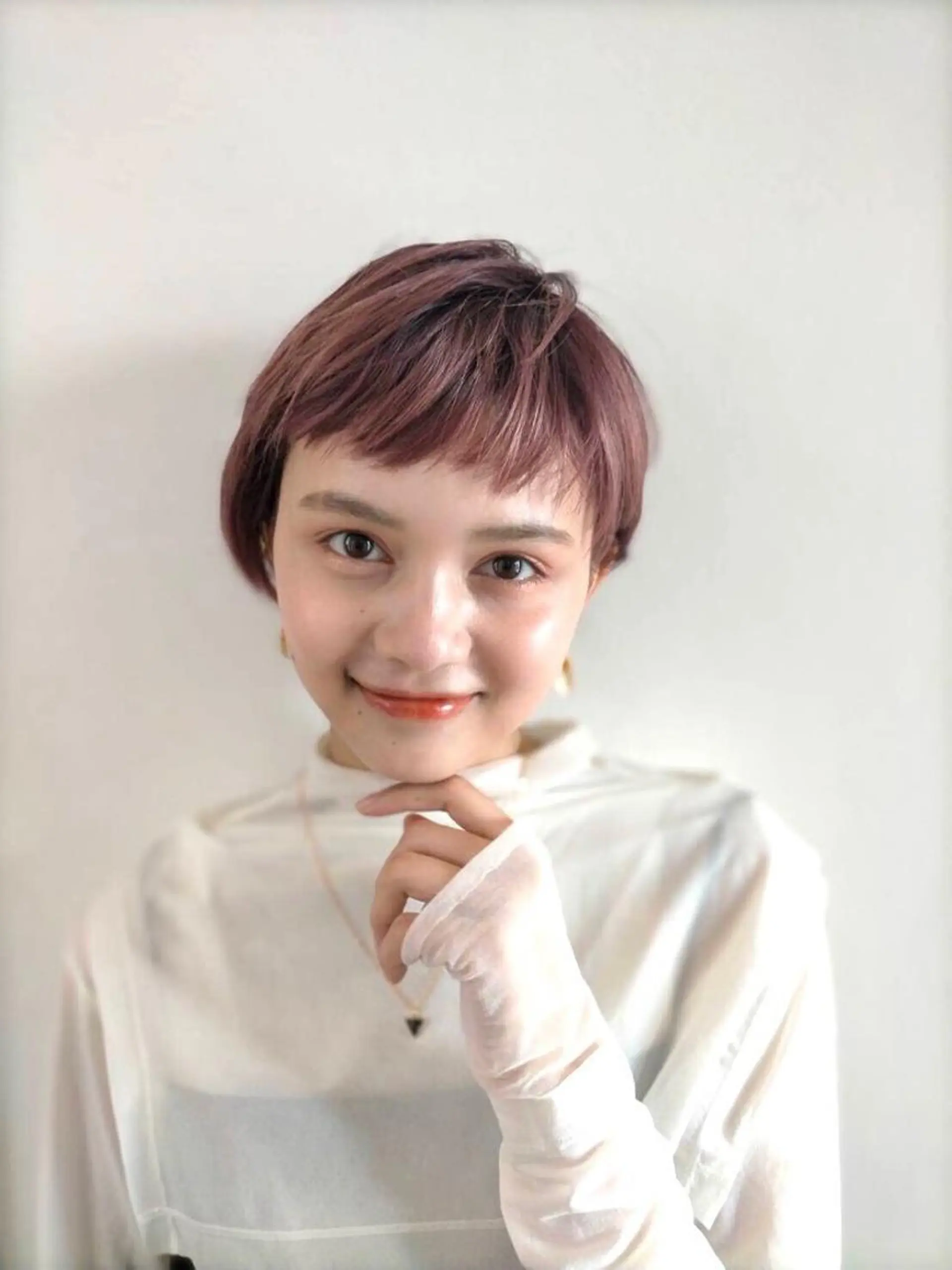 ショート カラー ヘアアレンジ ベージュカラー ブリーチ ケアブリーチ ピンクカラー ピンクベージュ Cecil hair 神戸店所属・Cecilhair セシルヘアー神戸元町のヘアスタイル