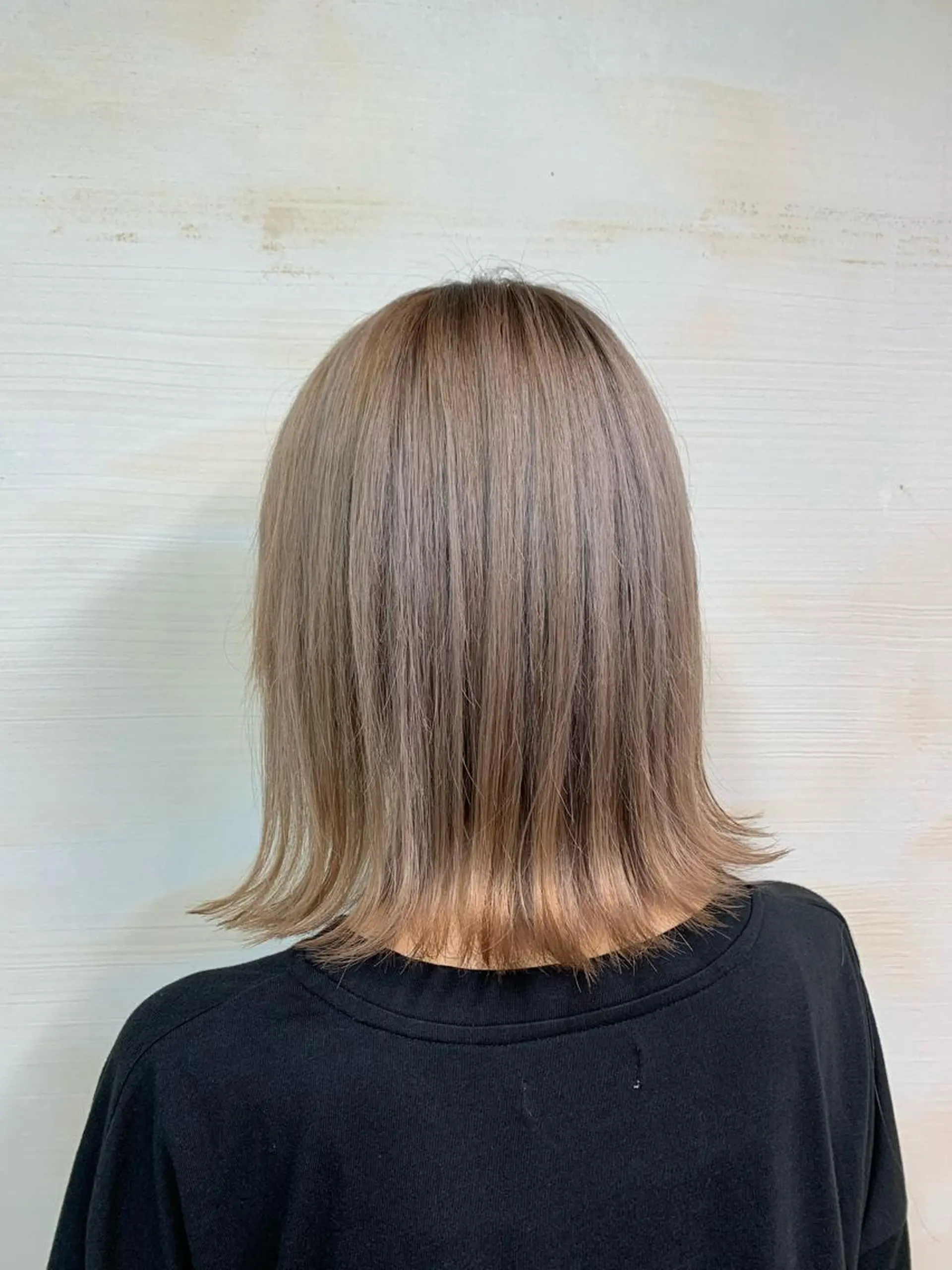 ショート カラー ベージュカラー ミルクティーベージュ ヘアカラー stylist Yumaのヘアスタイル