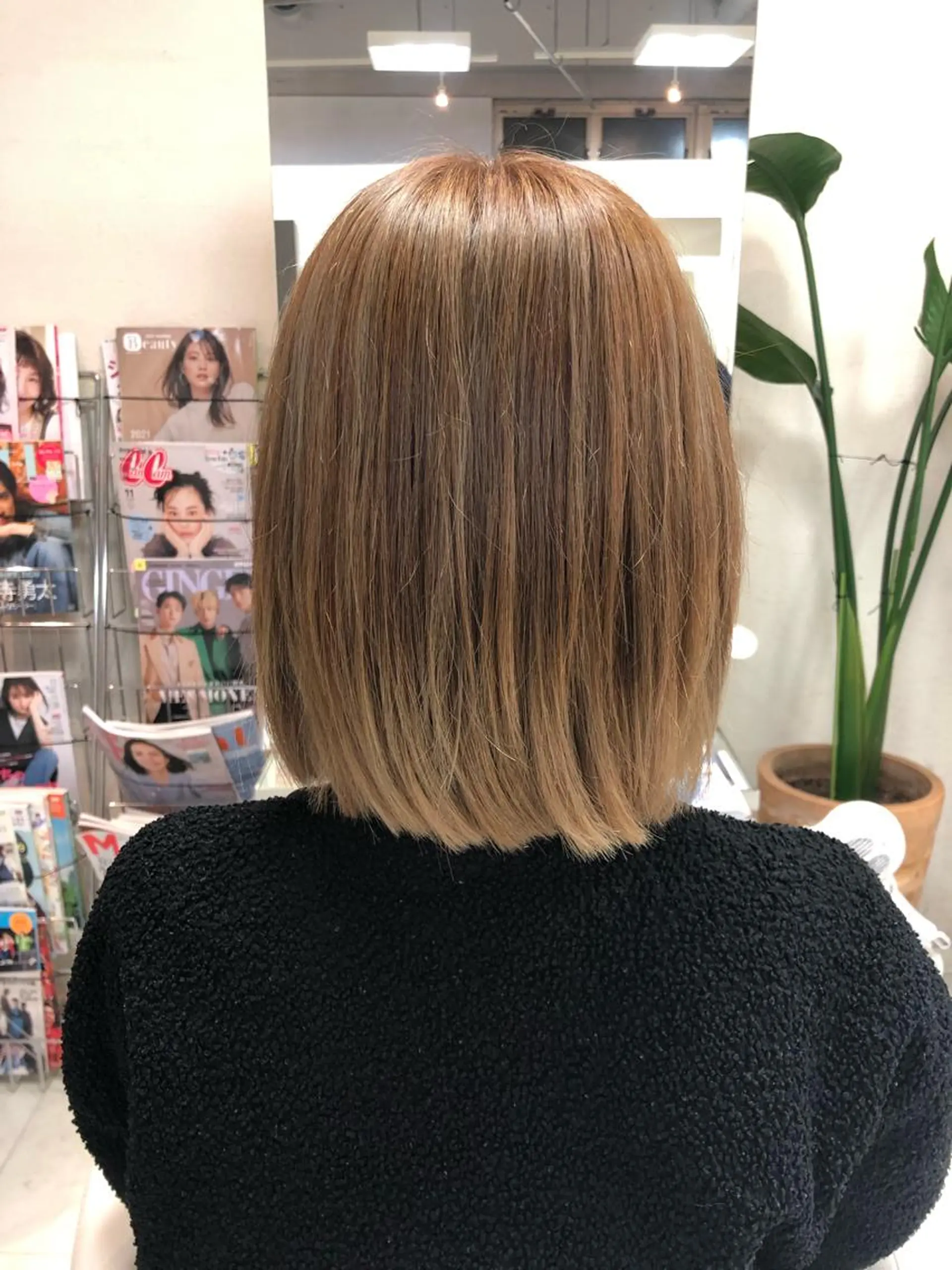 ショート ヘアカラー 阿部 美咲のヘアスタイル