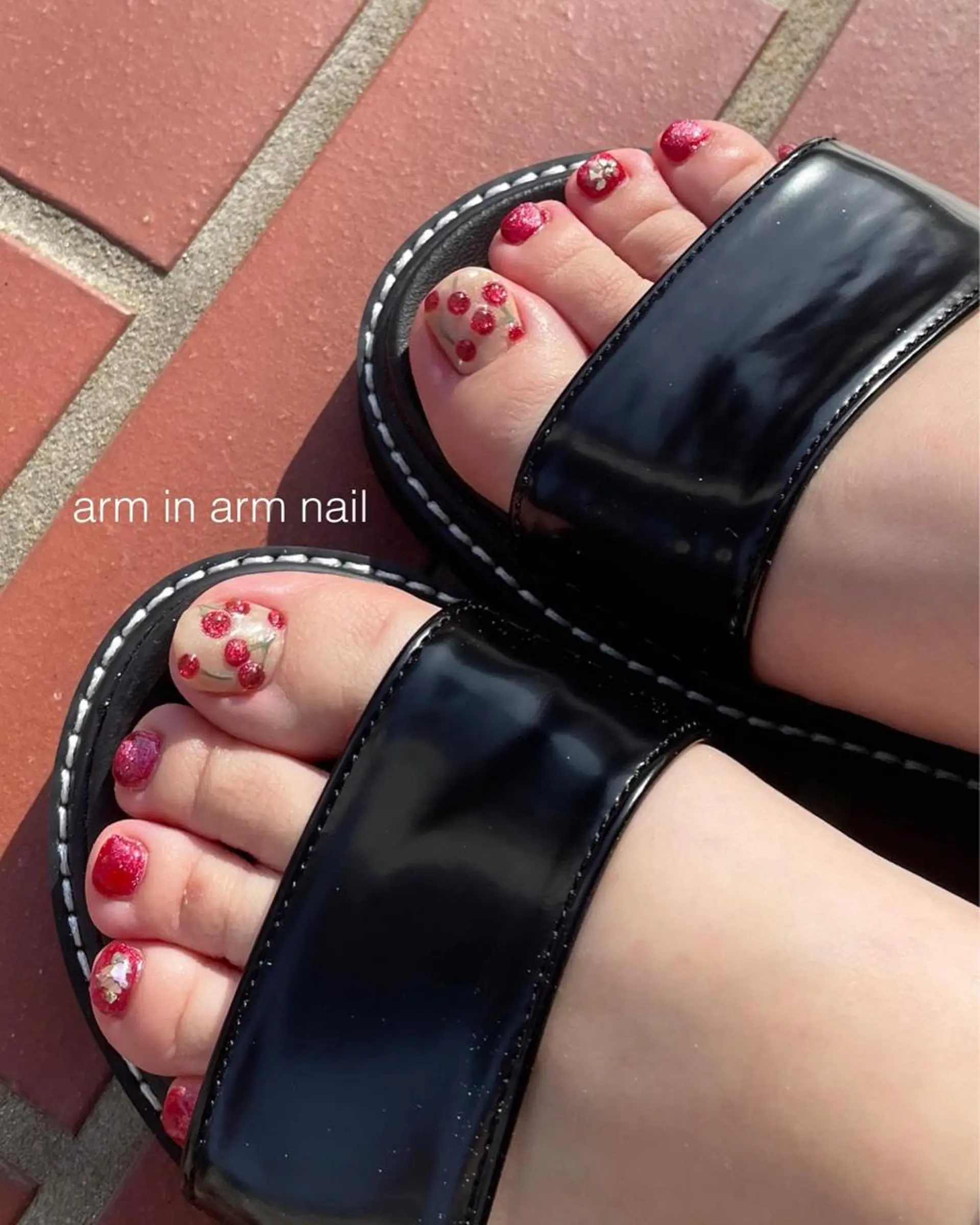 ネイル arm in arm ︎✿Yamamotoのマツエク・マツパデザイン