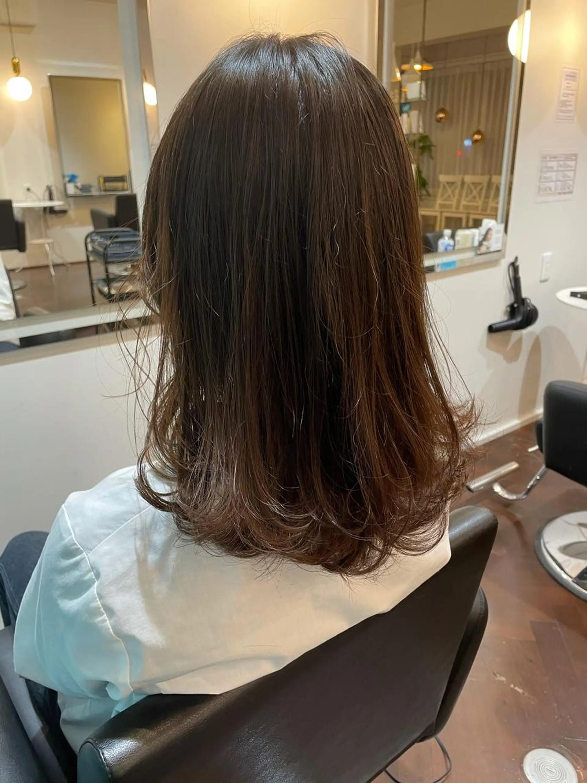 ミディアム 安藤 佑衣のヘアスタイル