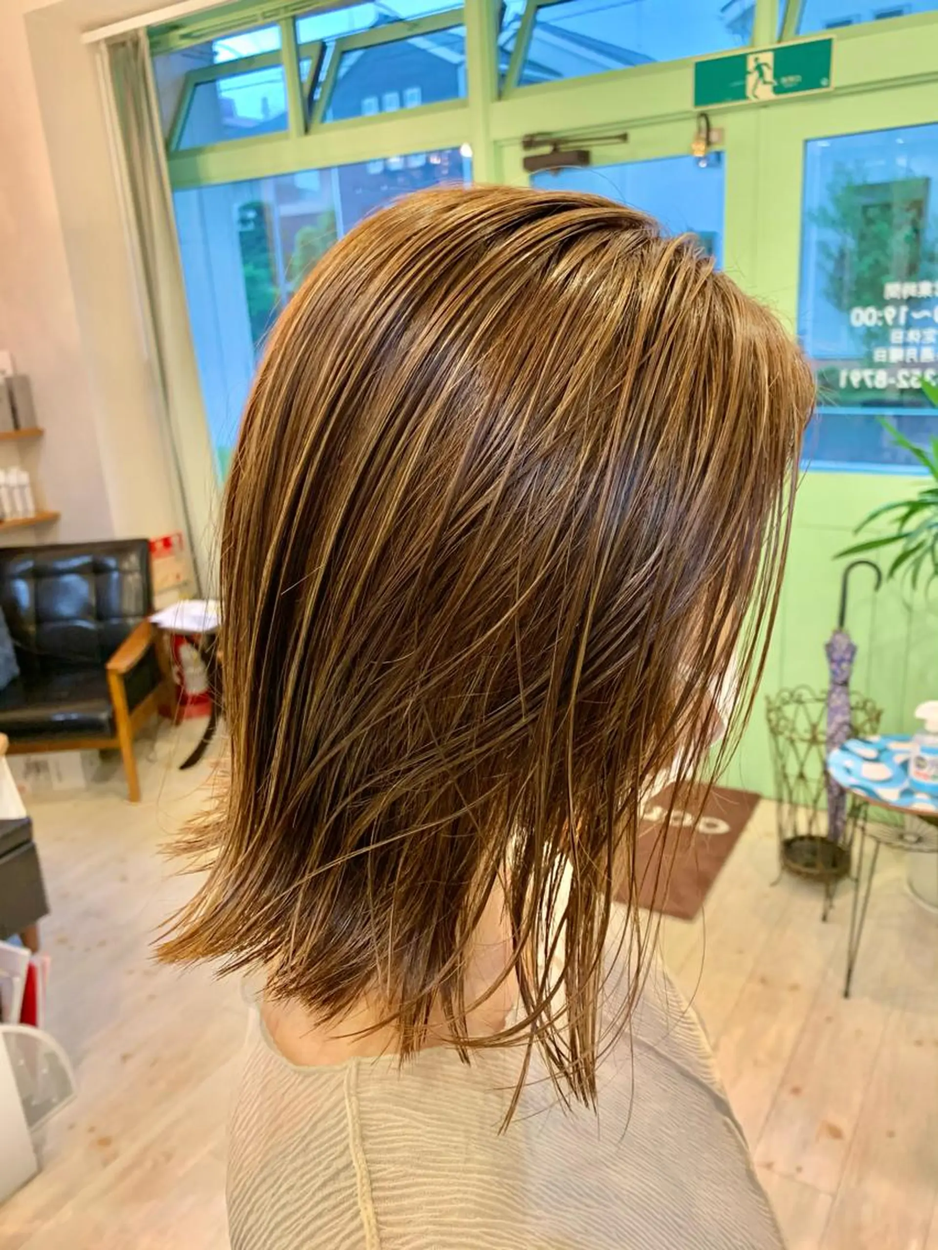 ミディアム カラー ハイライトカラー ハイライト カット ヘアカラー トリートメント schon 仙台のヘアスタイル