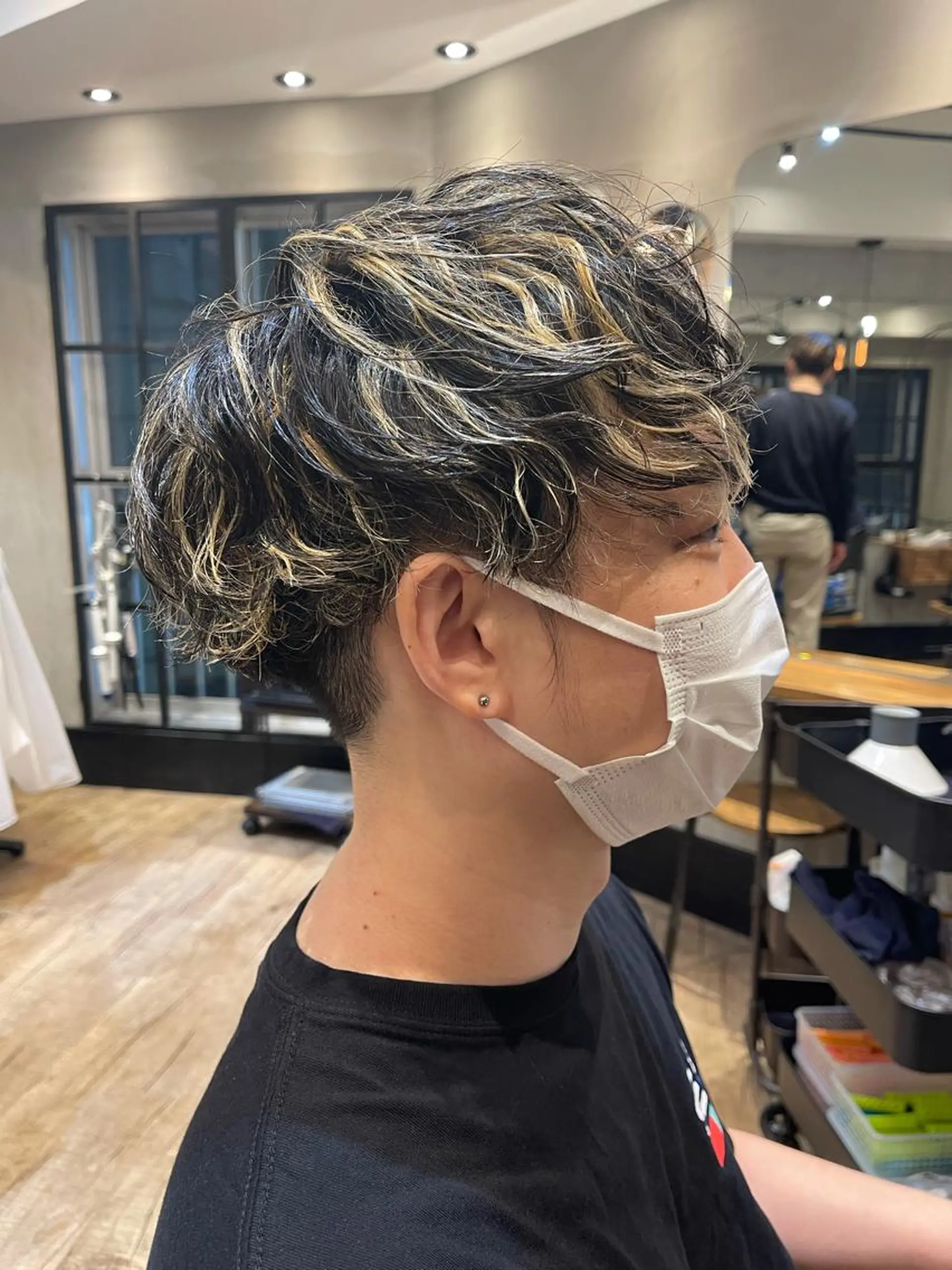 ショート カラー パーマ ハイライトカラー ハイライト スパイラルパーマ カット ヘアカラー パーマ トリートメント ヘアセット amie高崎所属・高崎メンズパーマ 髪質改善TAKEのヘアスタイル