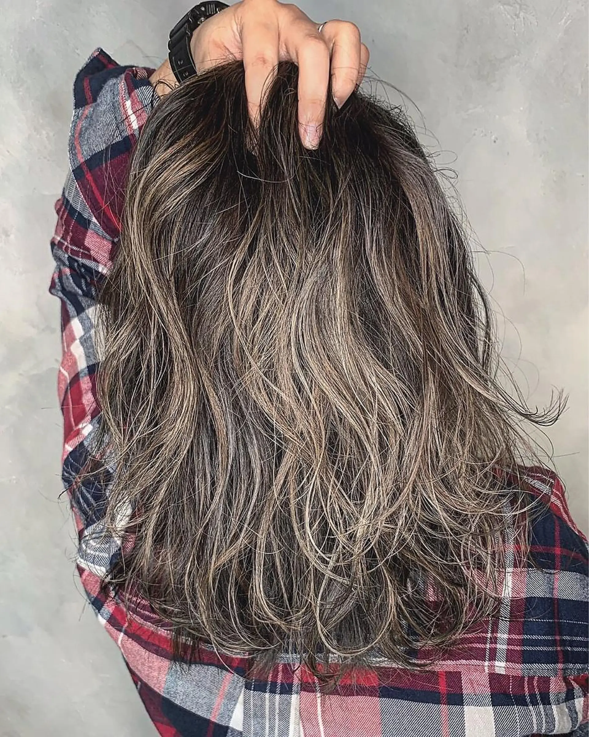 カラー セミロング 透明感カラー デザインカラー ハイライトカラー ハイトーンカラー インナーカラー N゜jillva ナンバージルバのヘアスタイル