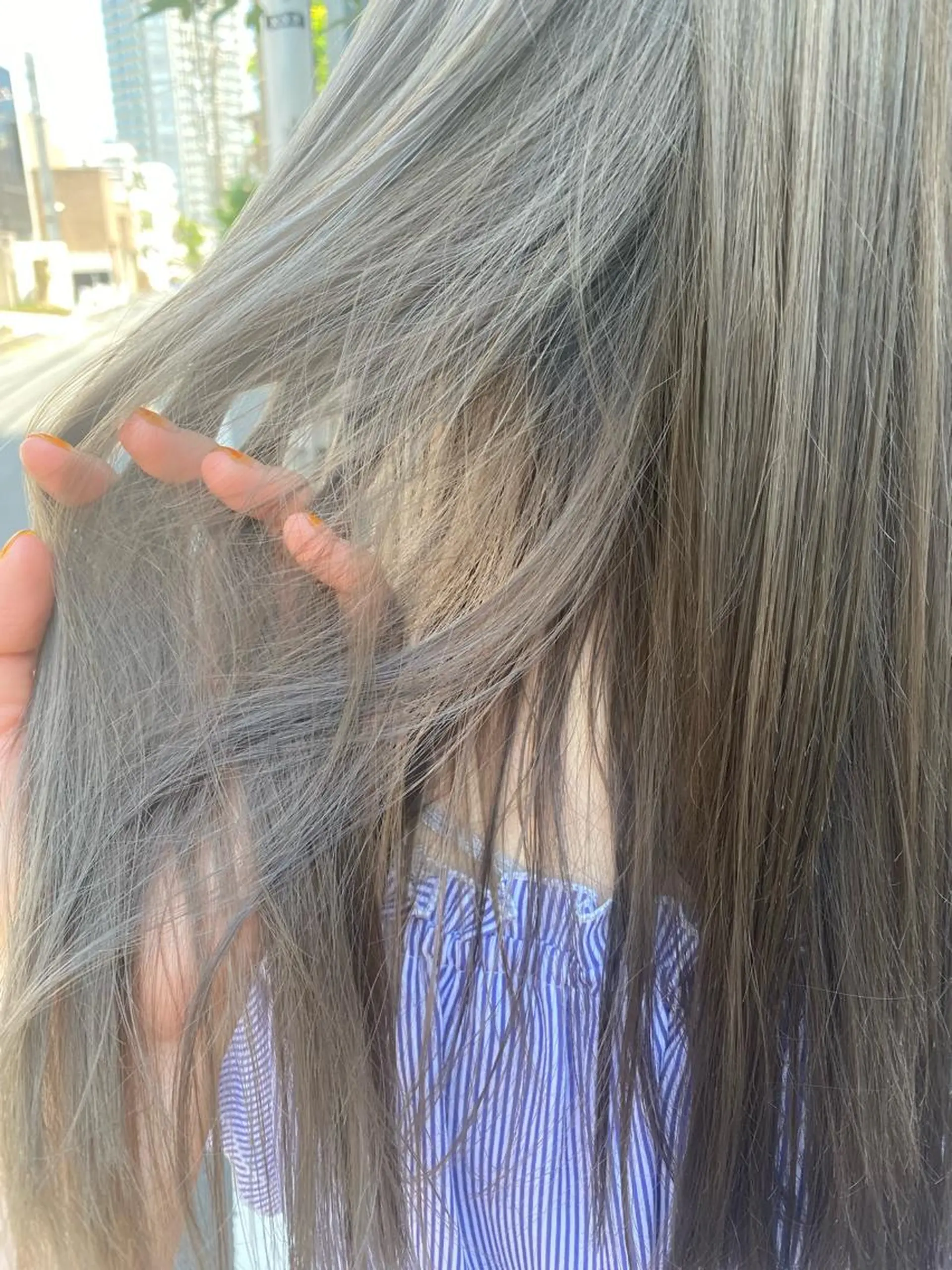 セミロング カラー ベージュカラー ハイトーンカラー シルバー シルバーベージュ お任せヘア☘️☘️ 及川渚のヘアスタイル