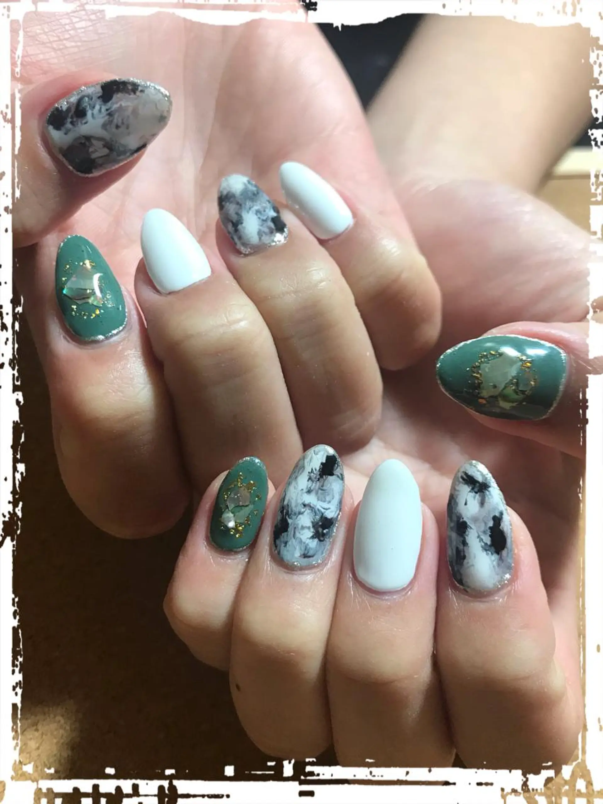 ネイル ECLAT エクラ所属・寺山 千鶴のネイルデザイン