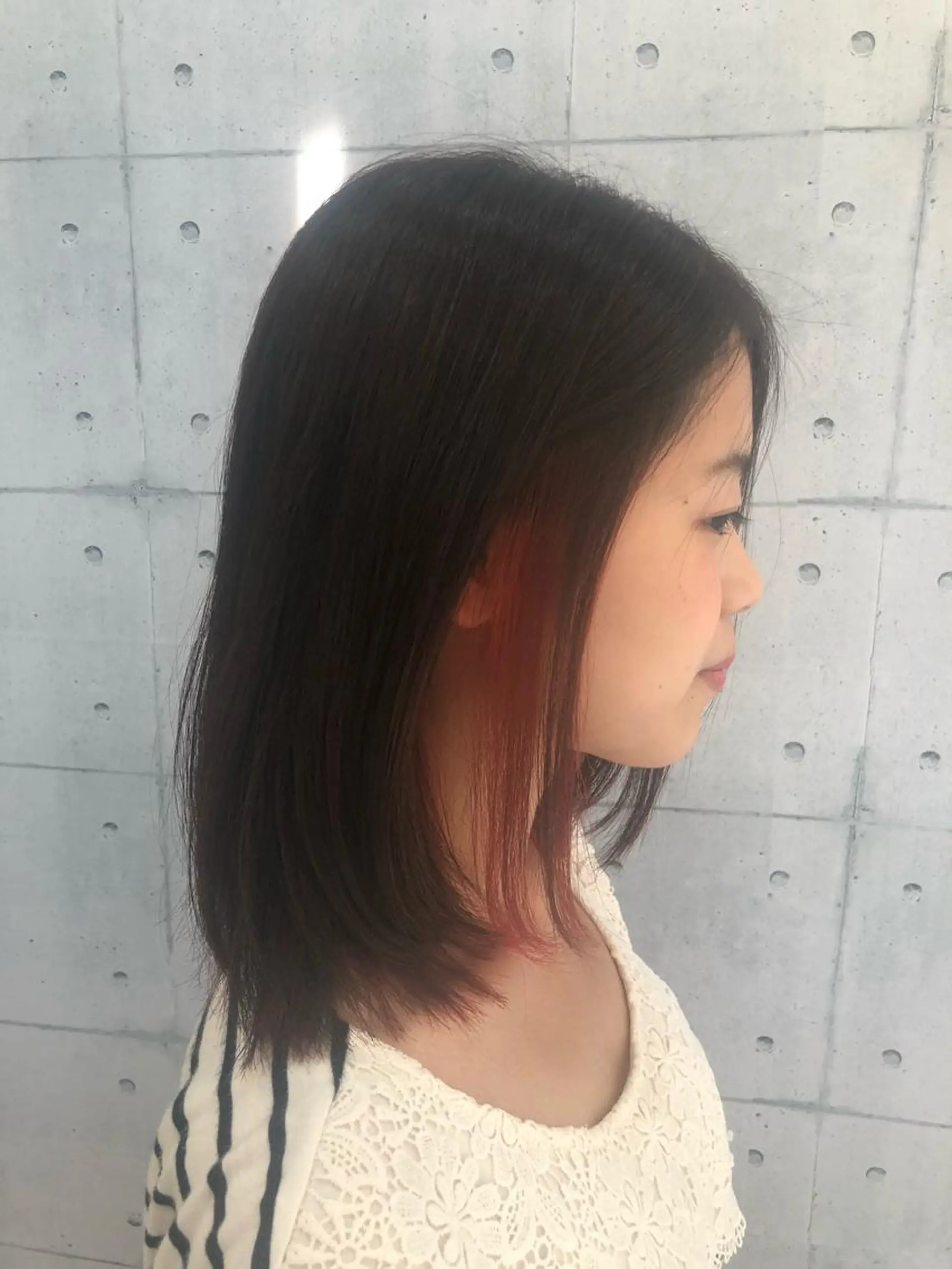 セミロング カラー ブリーチ レッドカラー 金沢 広美のヘアスタイル