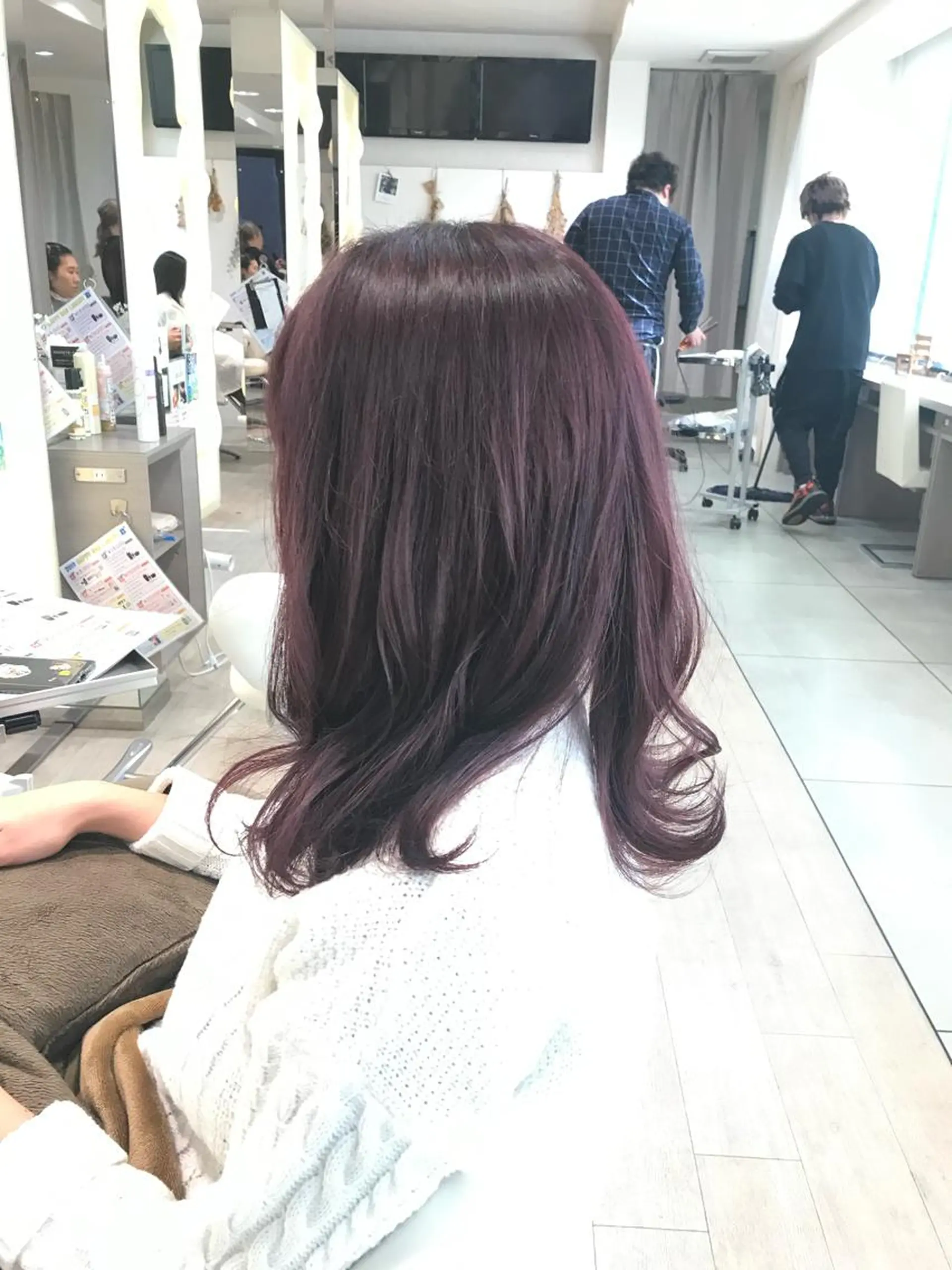 セミロング カット ヘアカラー 松佐 ゆかりのヘアスタイル