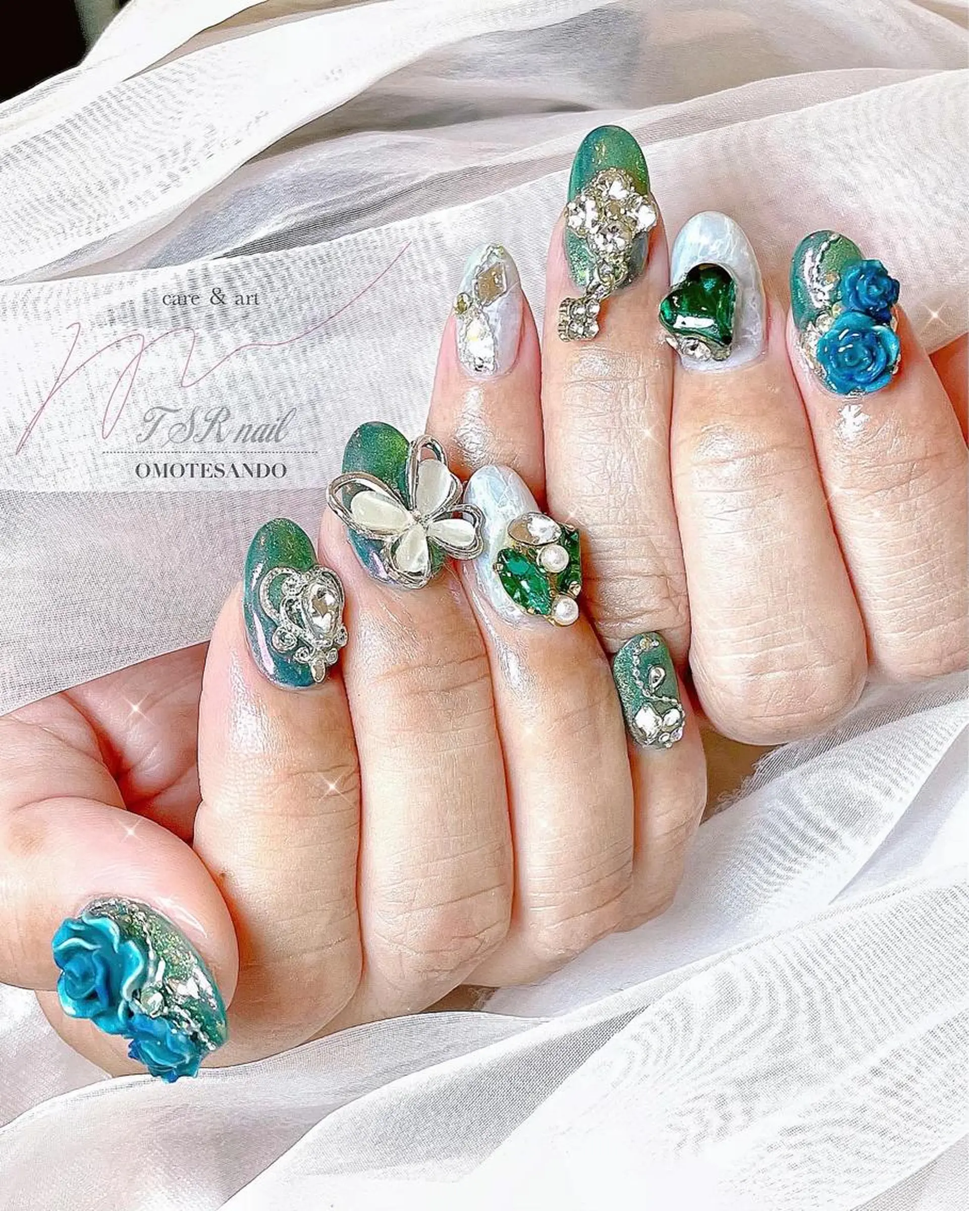 ネイル アートネイル グリーン 氷ネイル・うるうるネイル 水色 マグネットネイル ハンドネイル ハンドケア 爪咲 りり花のネイルデザイン
