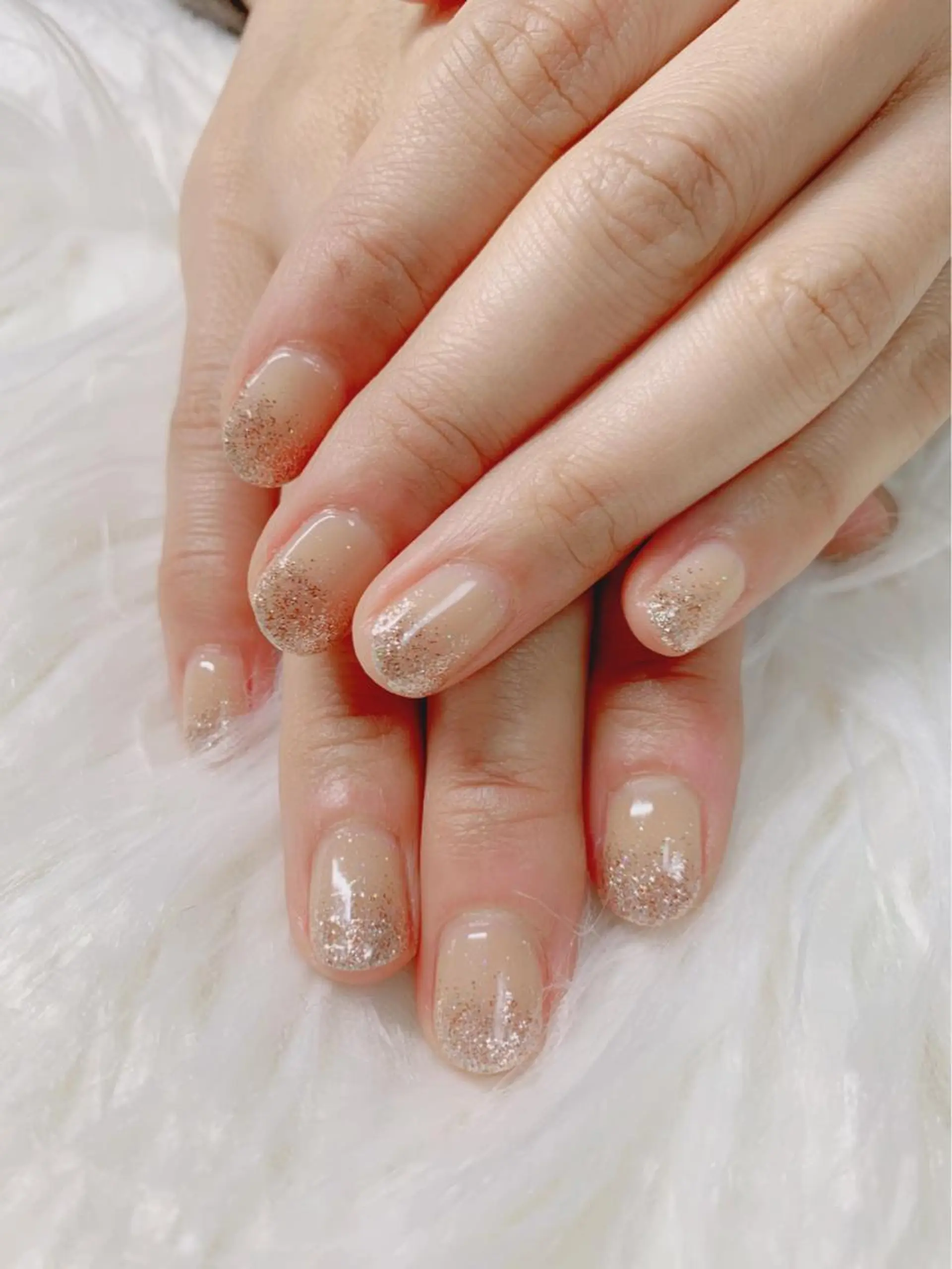 ショート カラー ネイル ジェルネイル ラメ(グリッター) ラメグラデーション シンプルネイル honey meeのネイルデザイン