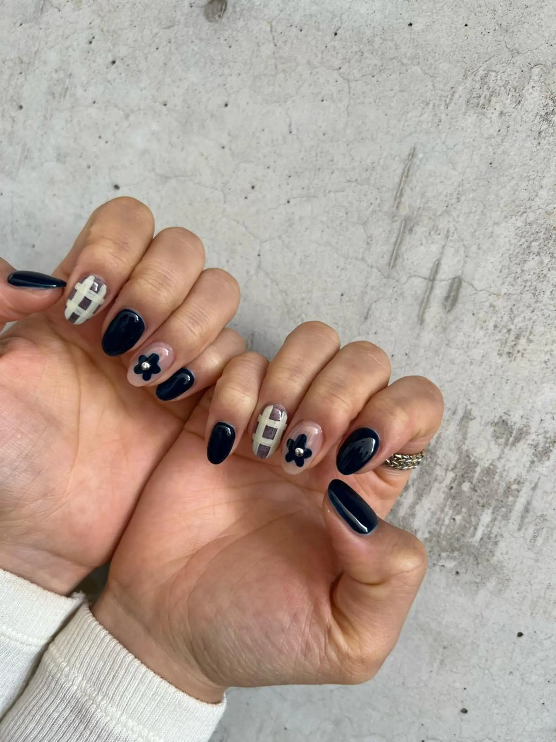 ネイル フラワーネイル 持ち込み ネイビー ニュアンスネイル ハンドネイル ハンドケア Charme. NOBUKOのネイルデザイン