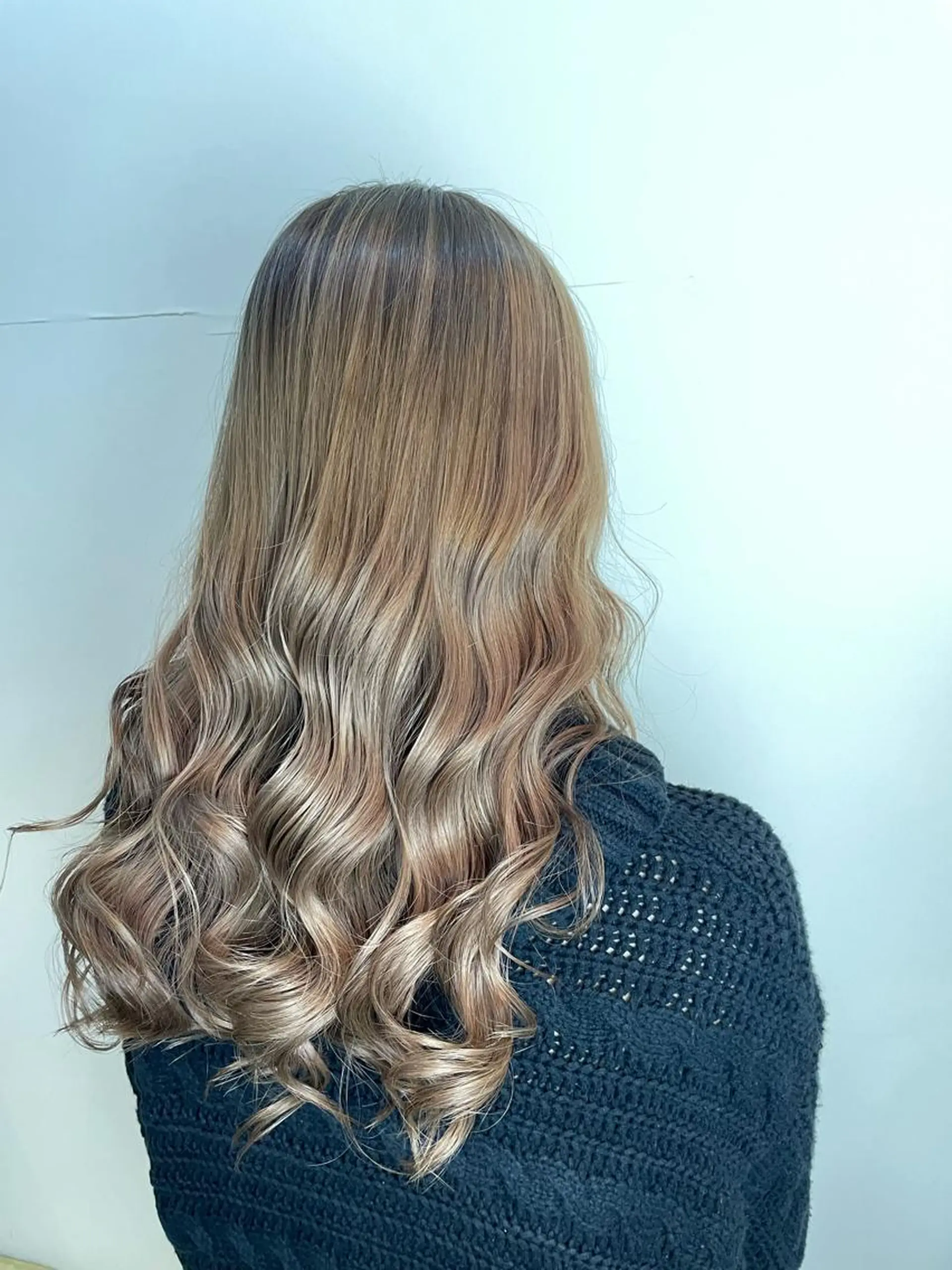 ロング カラー ベージュカラー WEST OLAND加藤圭介のヘアスタイル