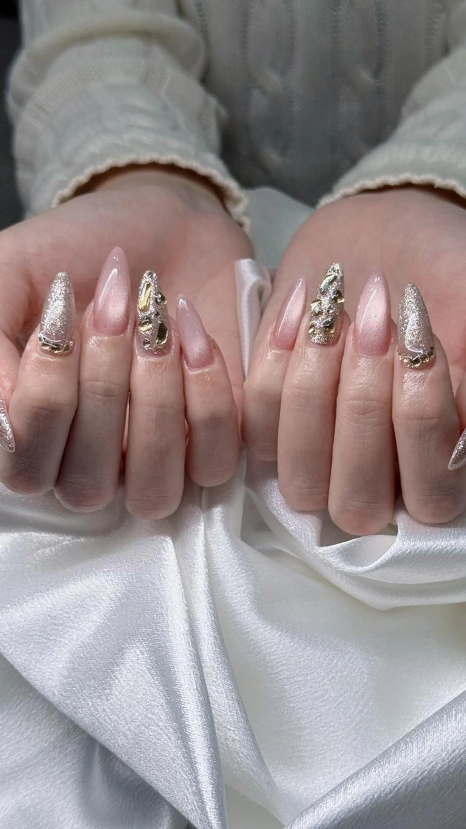 ネイル アートネイル オーロラネイル ブルー チークネイル フットネイル ハンドネイル NAILS168 新大久保店のネイルデザイン