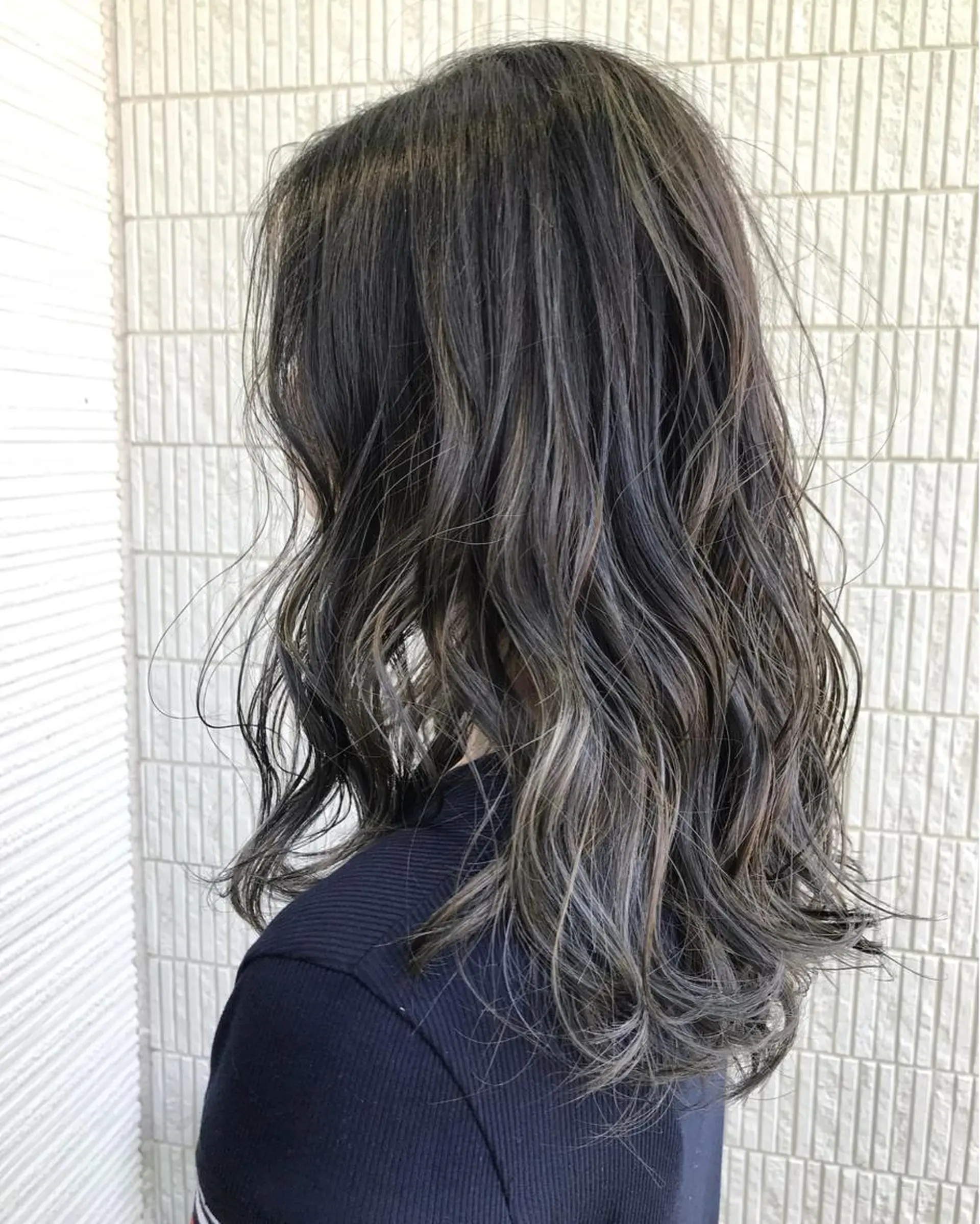 セミロング カラー グレージュ ハイライトカラー ハイライト 古畑 佑悟のヘアスタイル