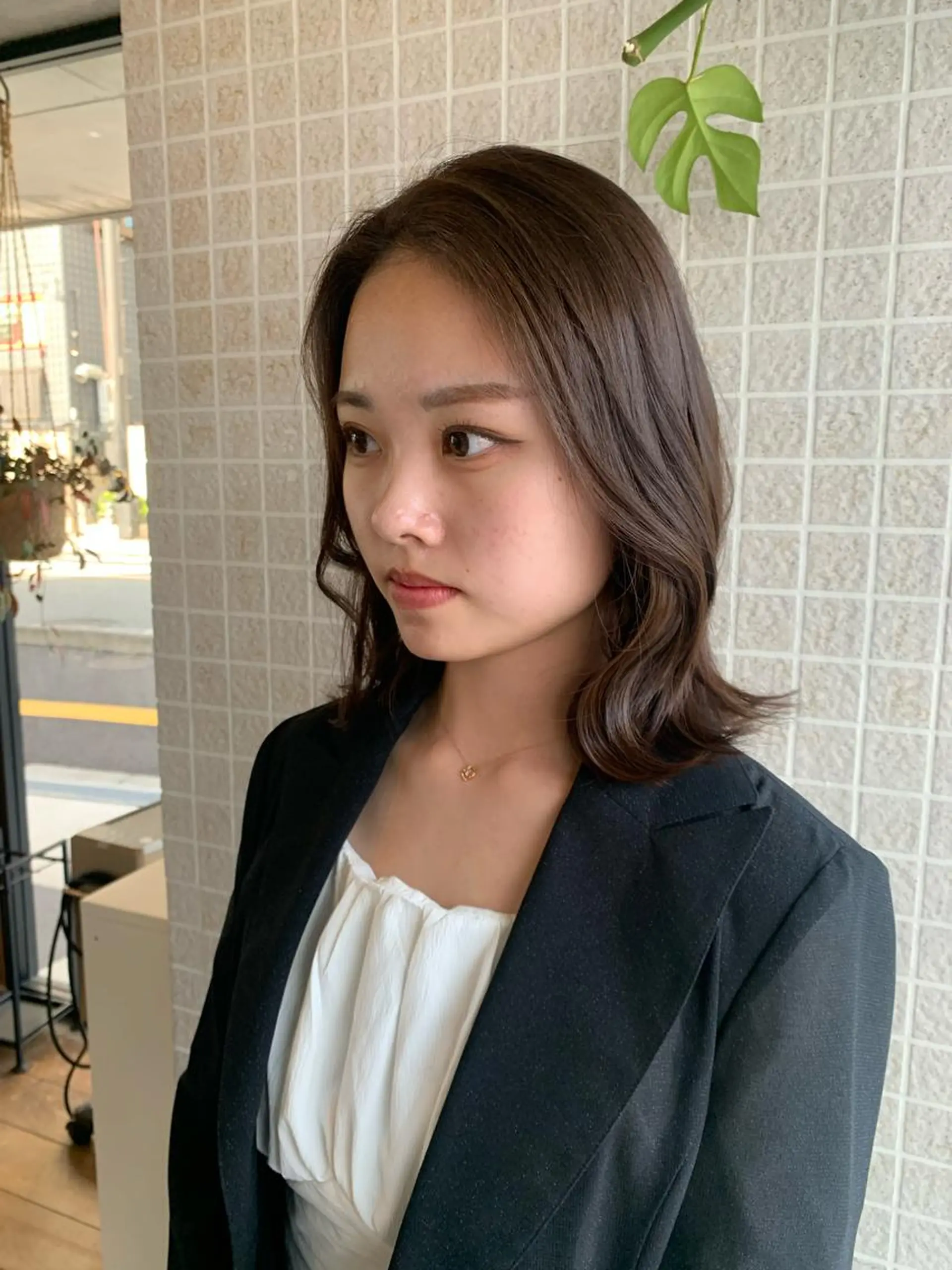 ミディアム くびれヘア カット ヘアカラー FERIA 池田 比嘉あゆ美のヘアスタイル