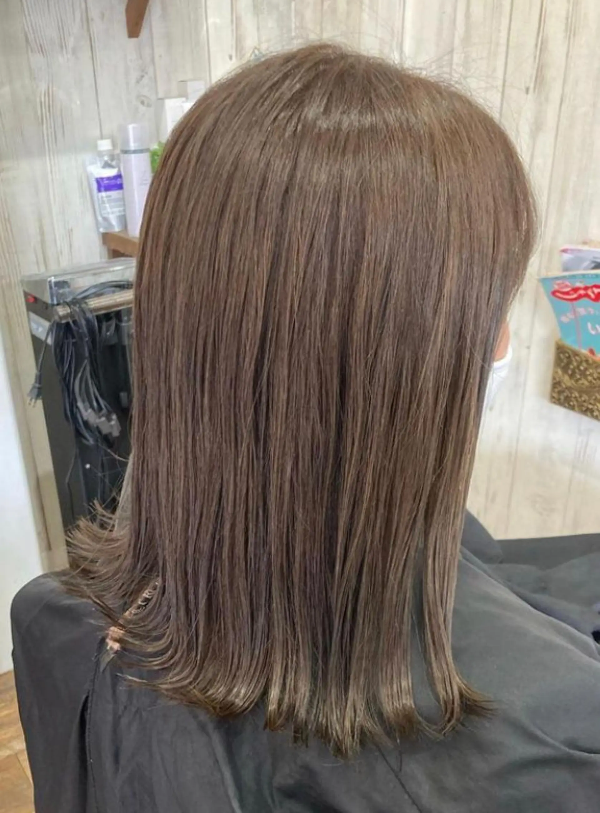 セミロング カラー ベージュカラー ブリーチ Hair room Leaのヘアスタイル