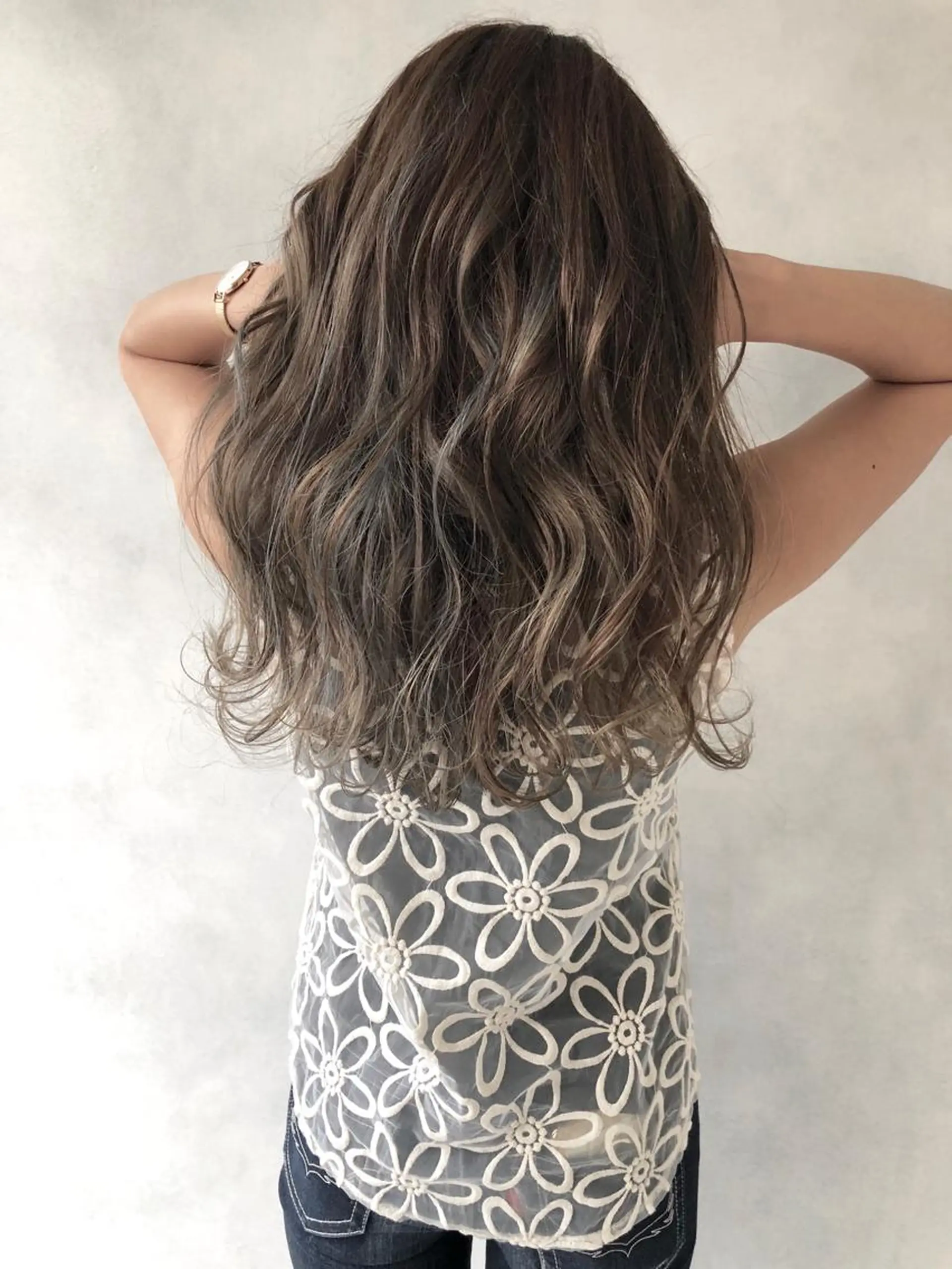 ロング ハイライト ヘアカラー トリートメント 小澤大輔 YOLO hairのヘアスタイル