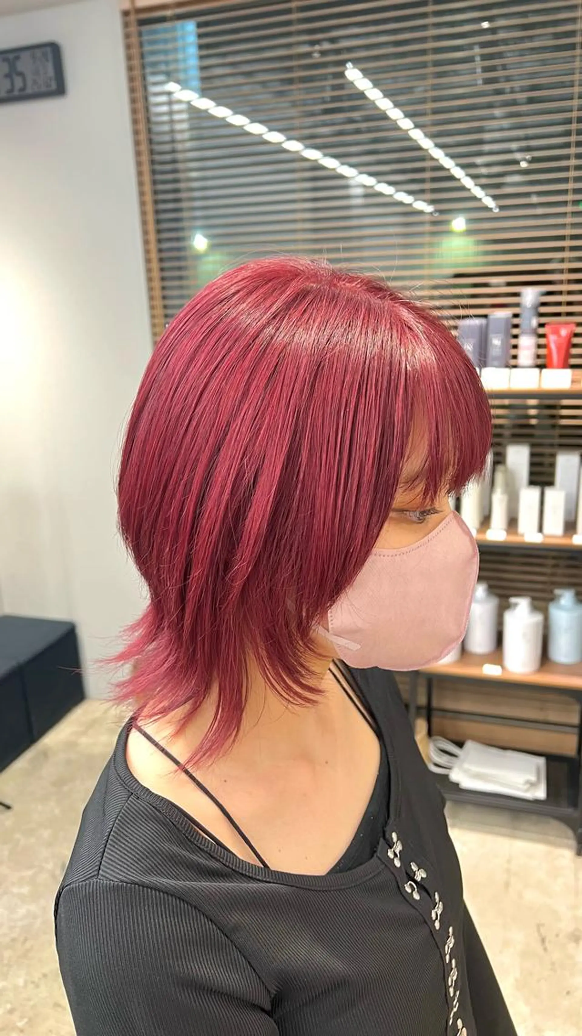 ショート カラー ブリーチ レッドカラー SALOWIN柏Suite所属・ブリーチ毛の縮毛矯正 ハイトーン/岡本智樹のヘアスタイル