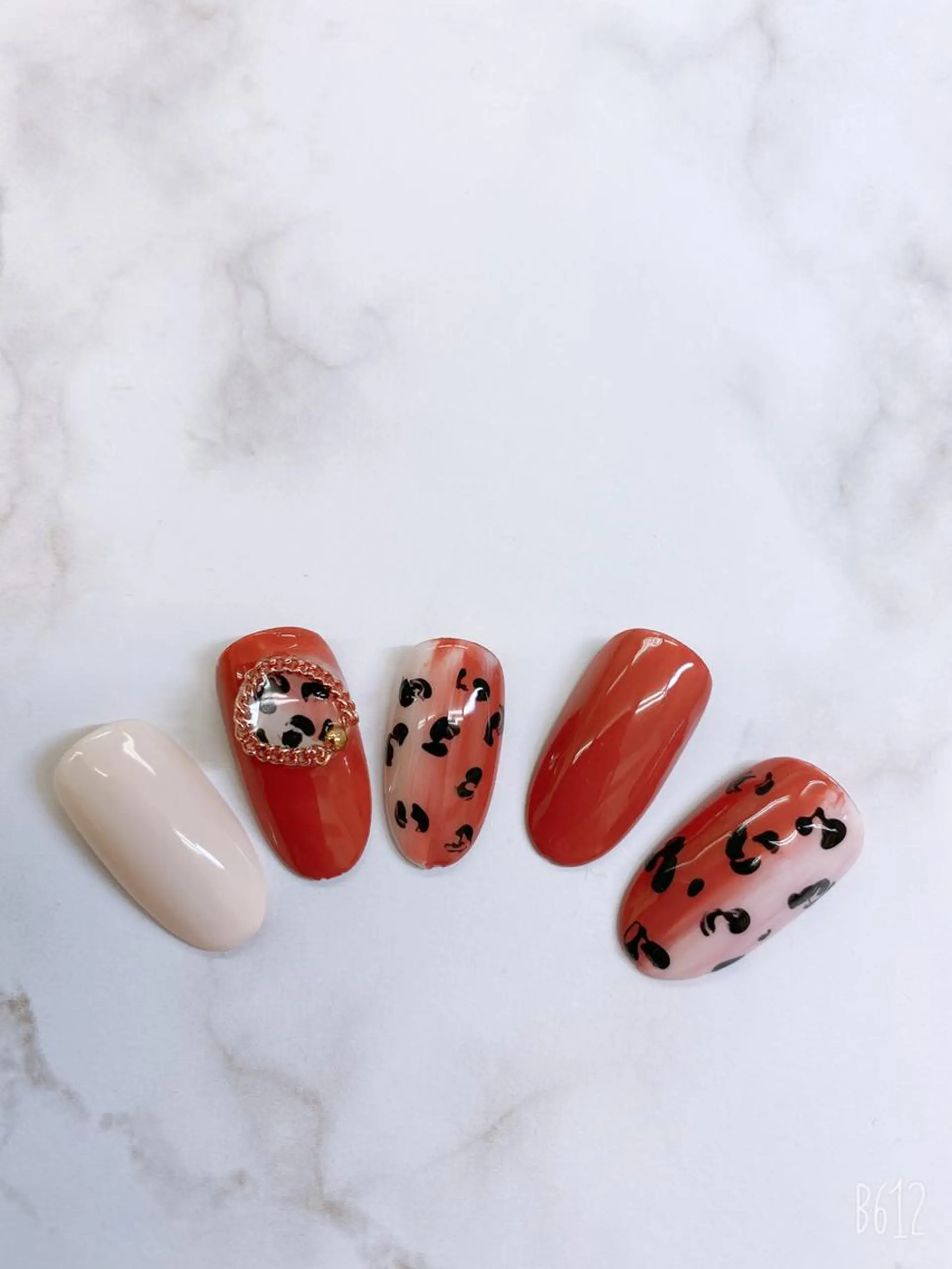 ネイル 🦋ネイルサロン ブラン🌈ゆりのネイルデザイン