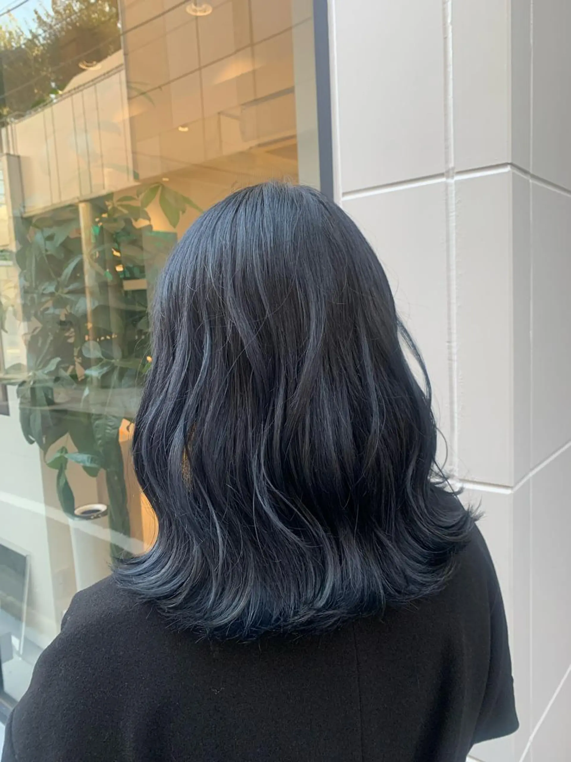 ミディアム カラー 黒髪 ブルーカラー ブルーブラック カット ヘアカラー トリートメント soëll所属・🤍そぶえ　ゆうな/ 暖色カラー/縮毛矯正のヘアスタイル