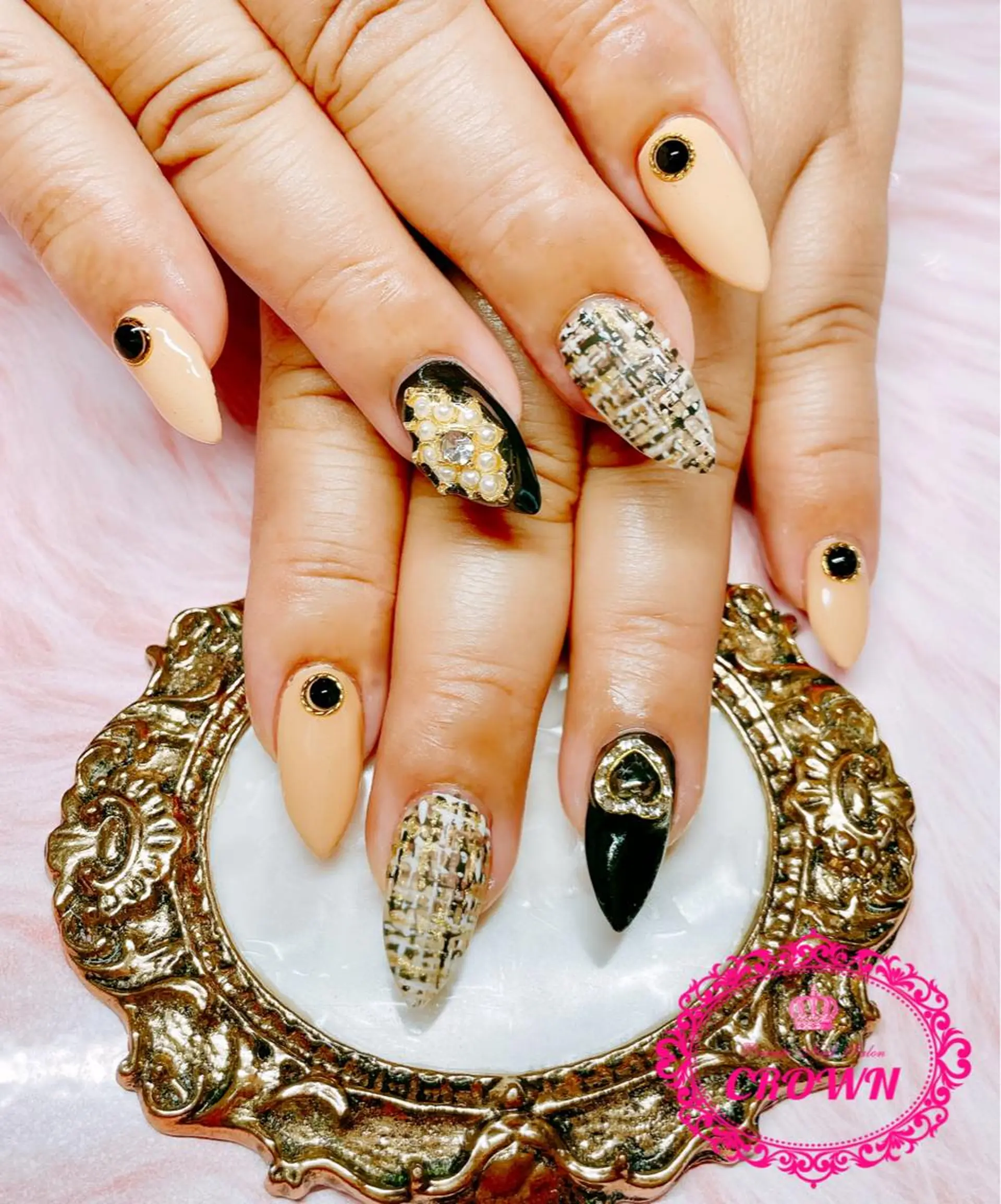 ネイル CROWN プライベートサロンのネイルデザイン