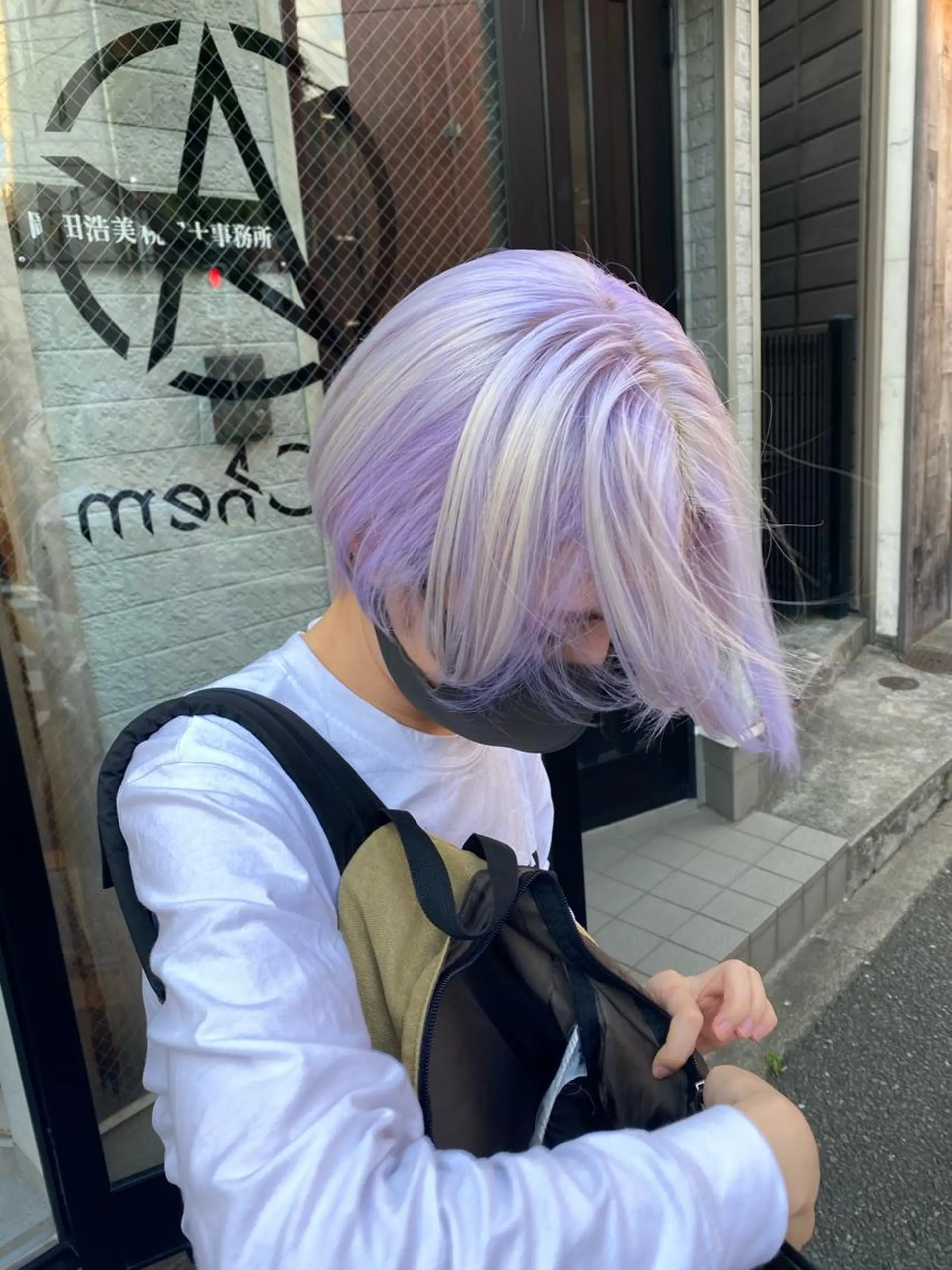 ショート カラー ブリーチ グラデーションカラー パープルカラー パーソナルカラー診断 ホワイトカラー美座尊のその他イメージ