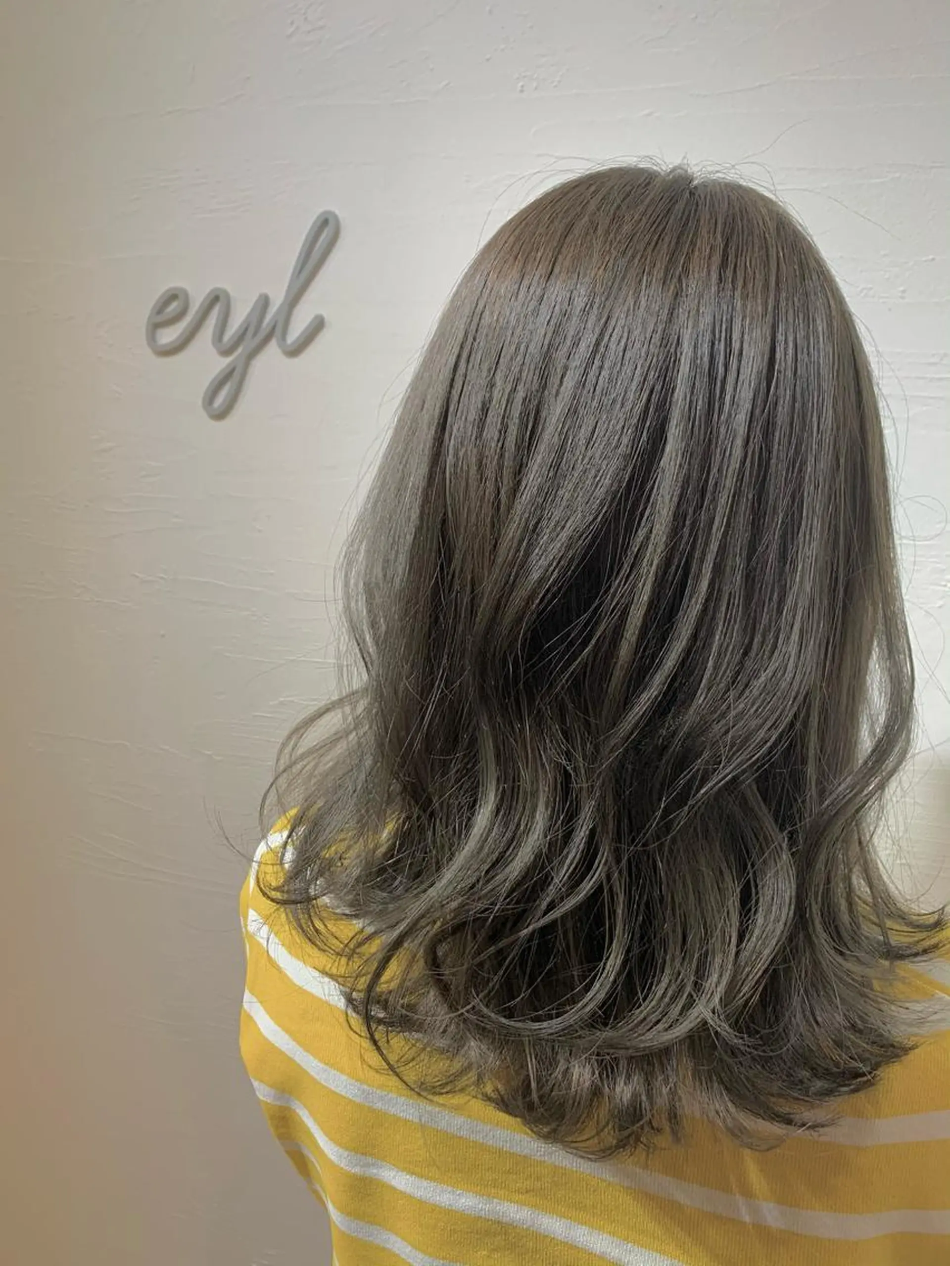 ミディアム カラー アッシュ ベージュカラー 透明感カラー カット ヘアカラー トリートメント eyl〜エイル〜所属・💎赤み消しカラー 特化型デザイナー💎のヘアスタイル