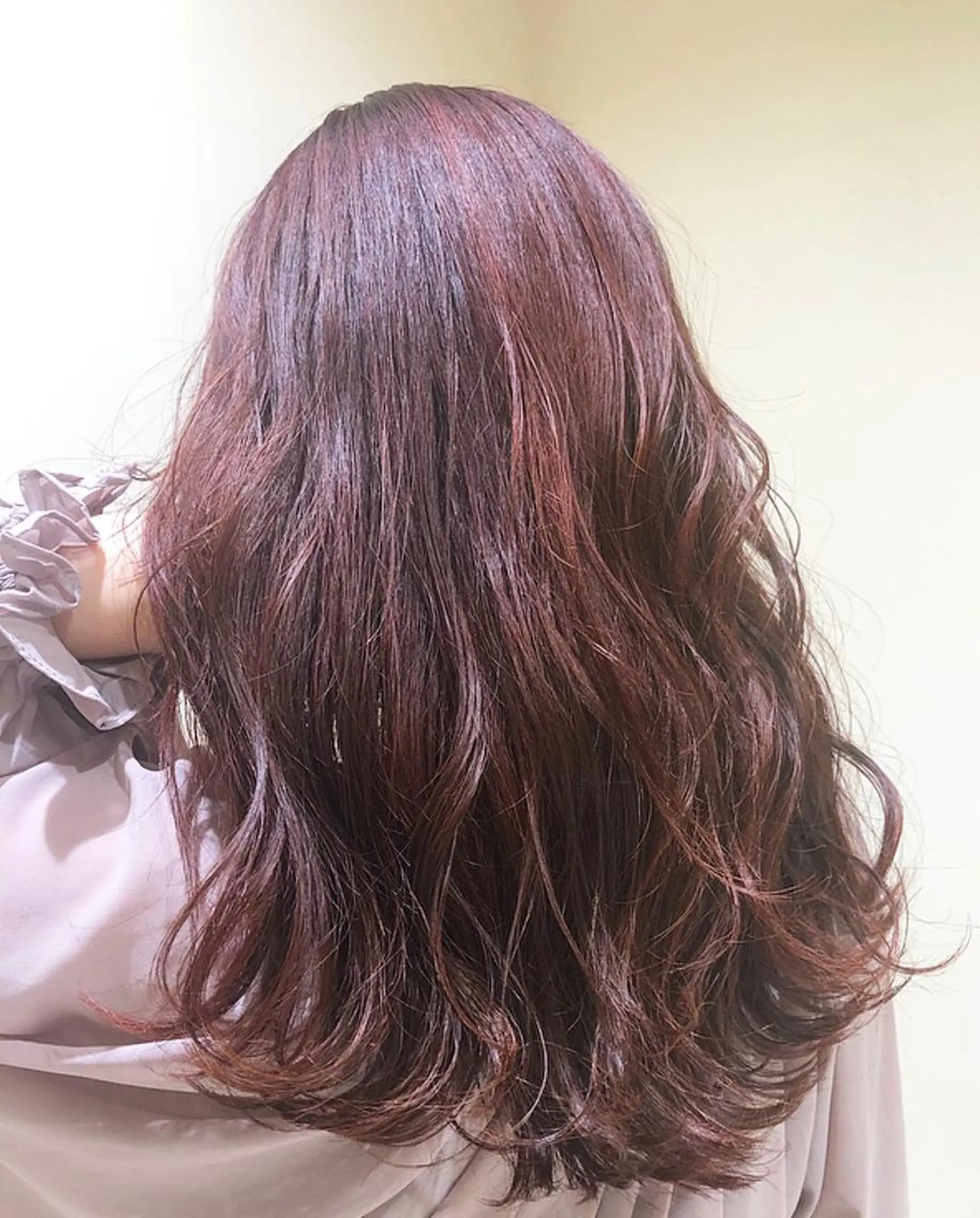 ロング カラー ブリーチ ブリーチなしカラー ピンクカラー 大岩 茉愉のヘアスタイル