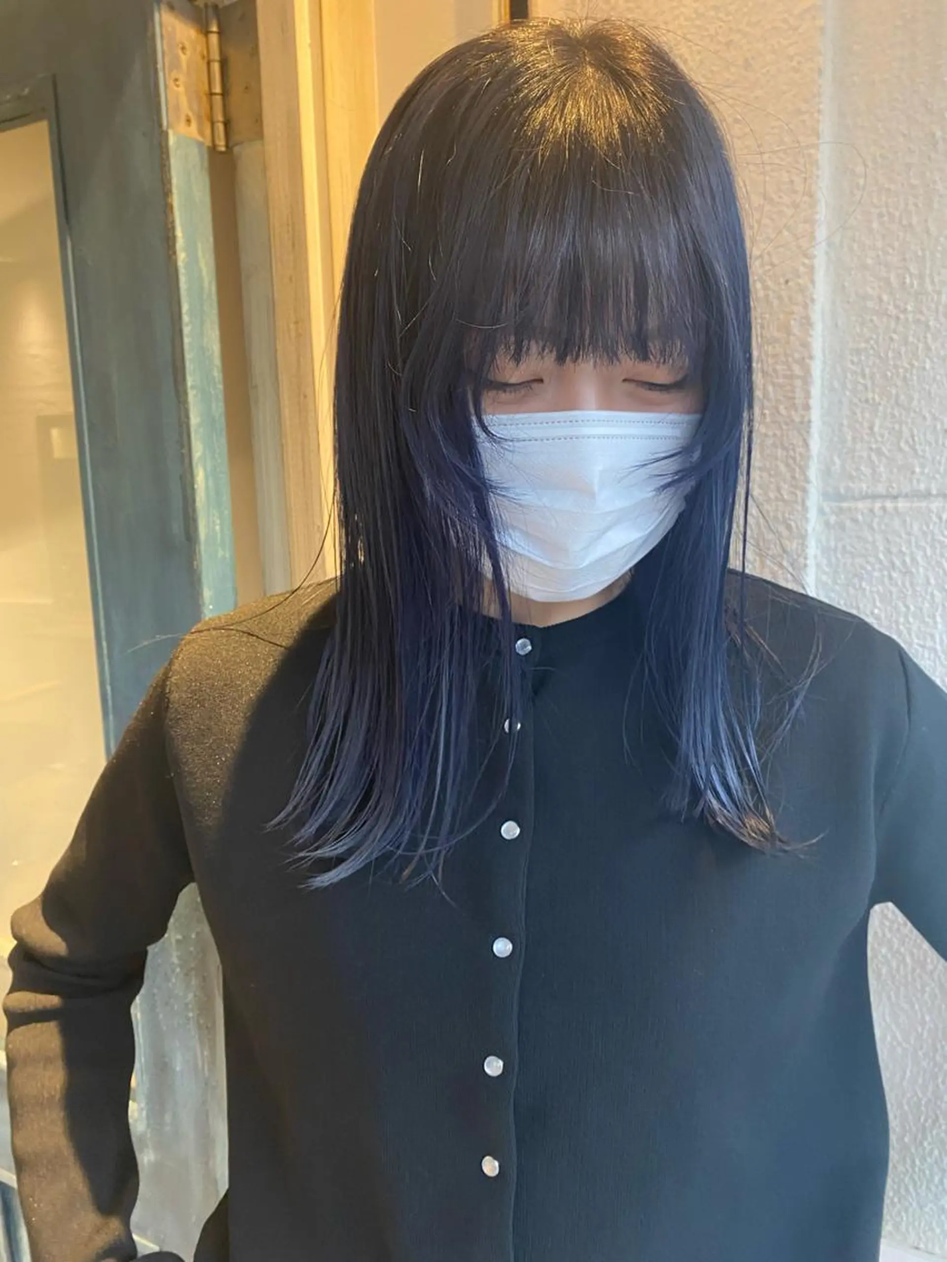 セミロング saya🌿レイヤー カット/透明感カラーのヘアスタイル