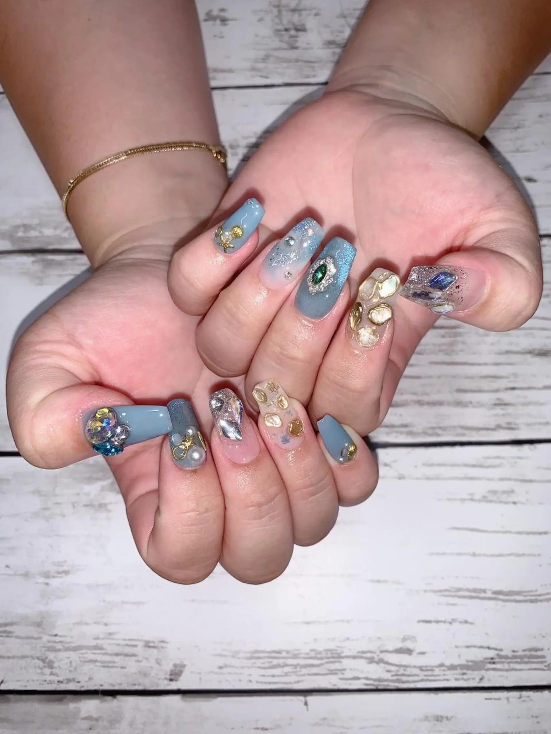 ネイル ゆず秋葉原 Vickyのネイルデザイン